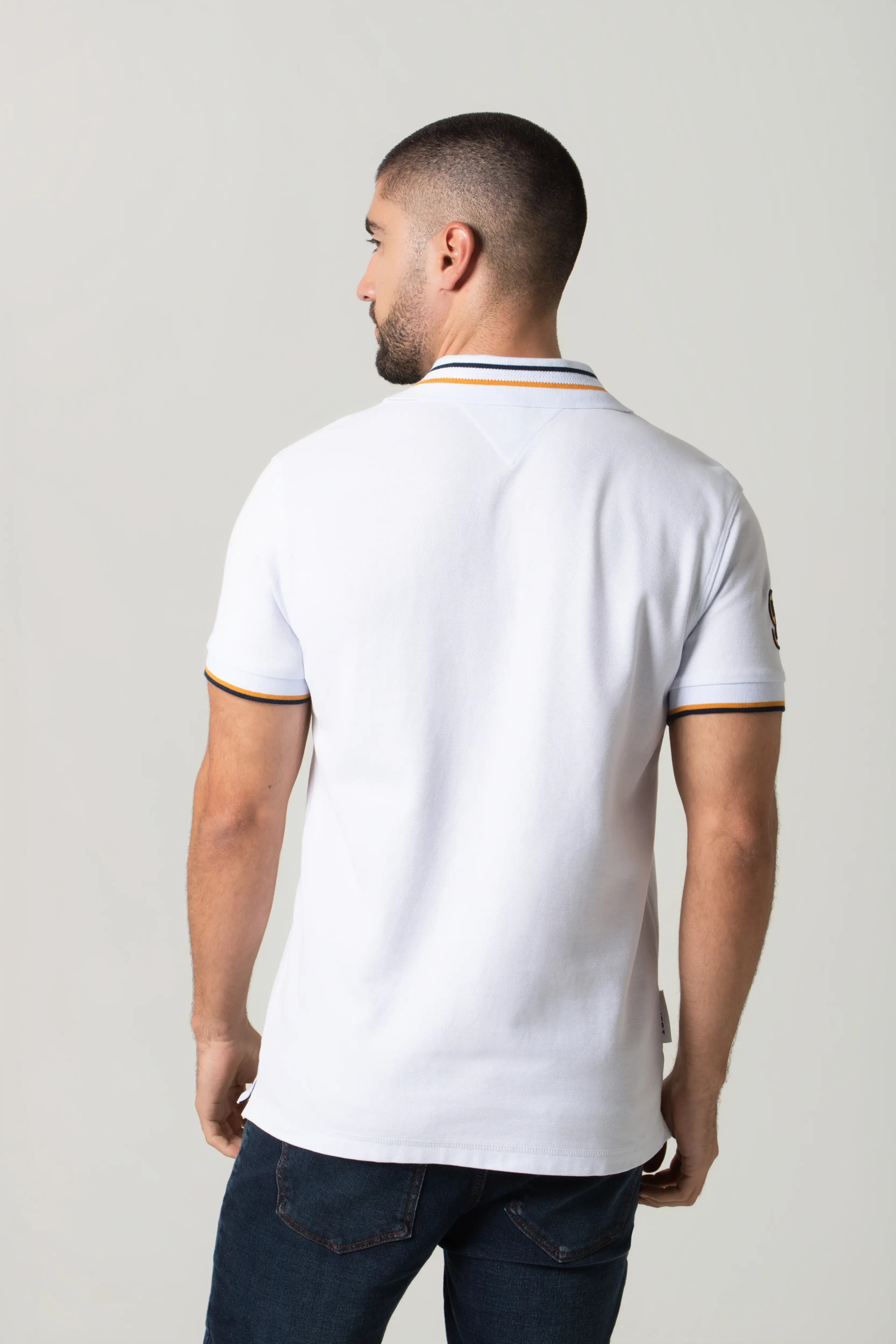 POLO MANGA CORTA COLOR BLANCO OPTICO