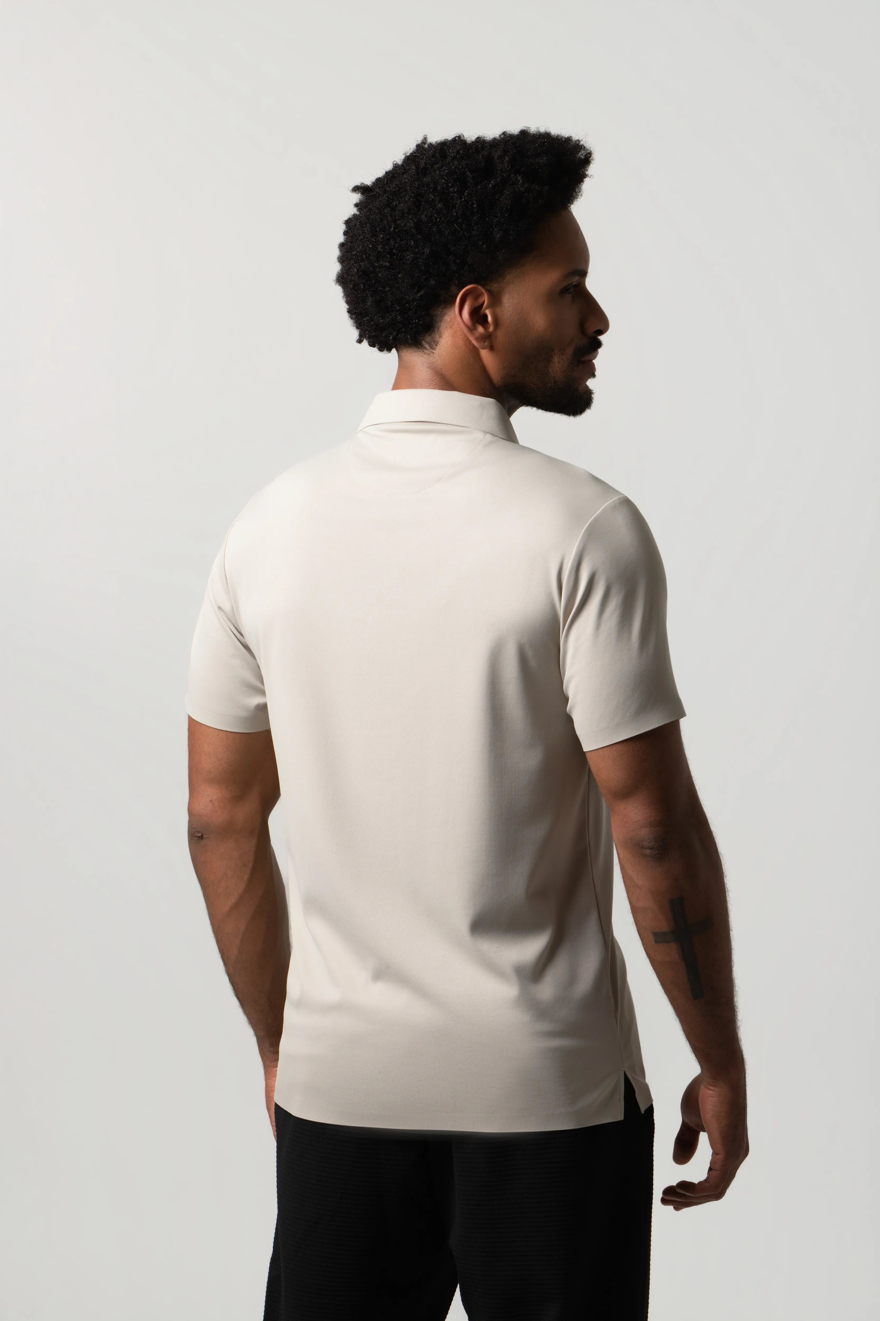 POLO MANGA CORTA COLOR WHITECAP GRAY