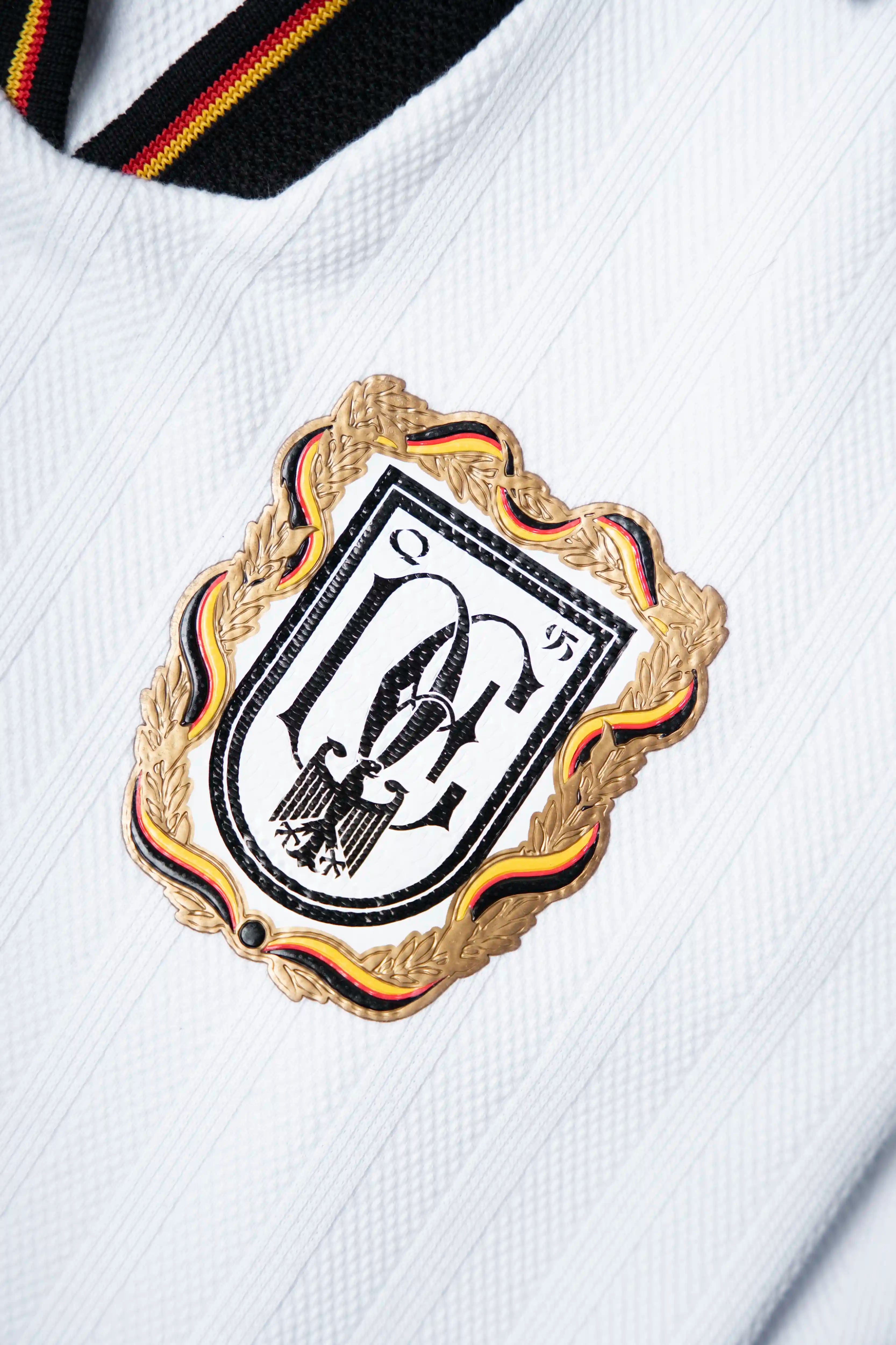 POLO ALEMANIA MANGA LARGA COLOR BLANCO OPTICO