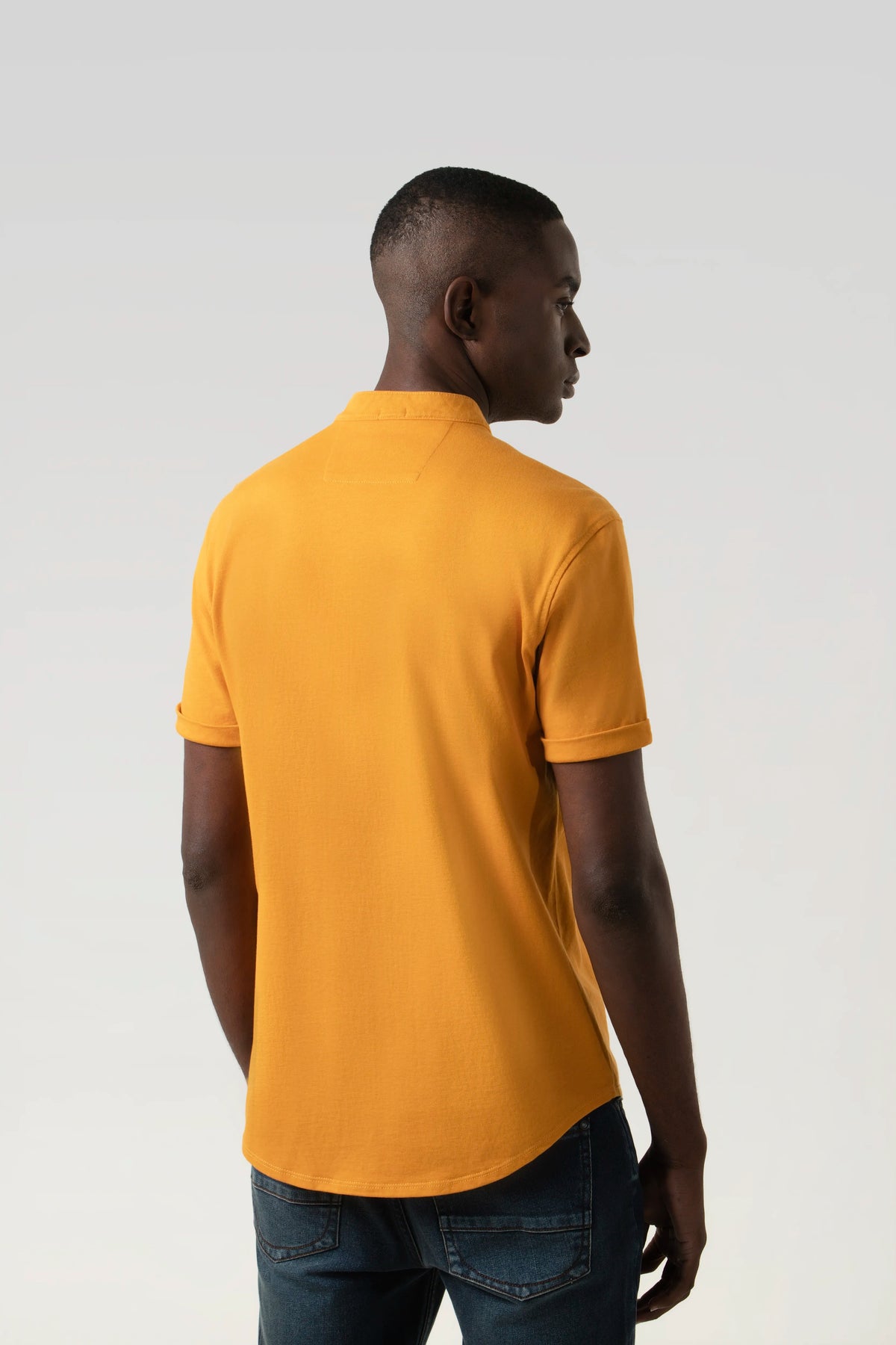 POLO MANGA CORTA COLOR MOSTAZA