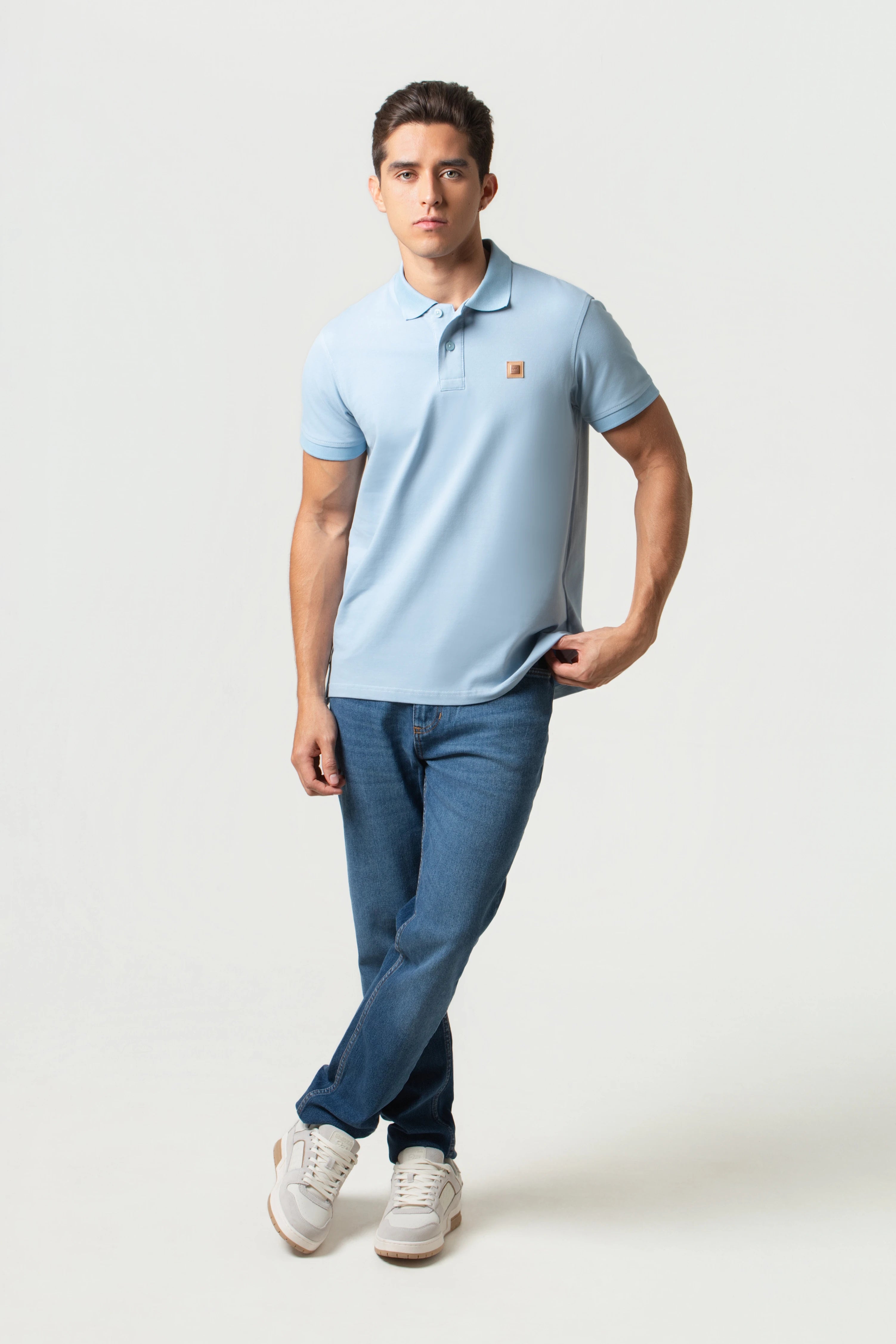 POLO TIPPING COLOR AZUL NIEBLA-BLANCO