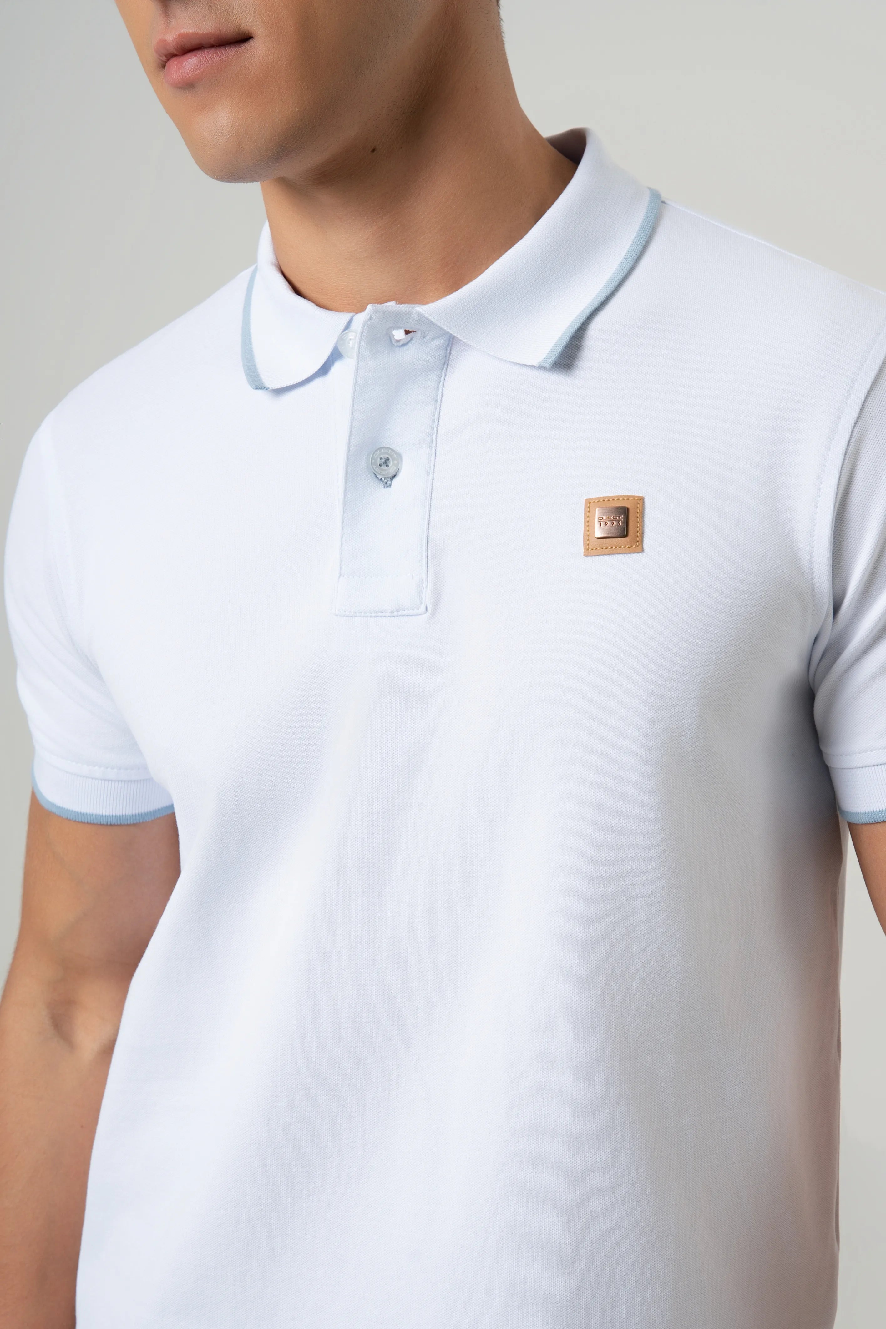 POLO TIPPING COLOR BLANCO - AZUL NIEBLA