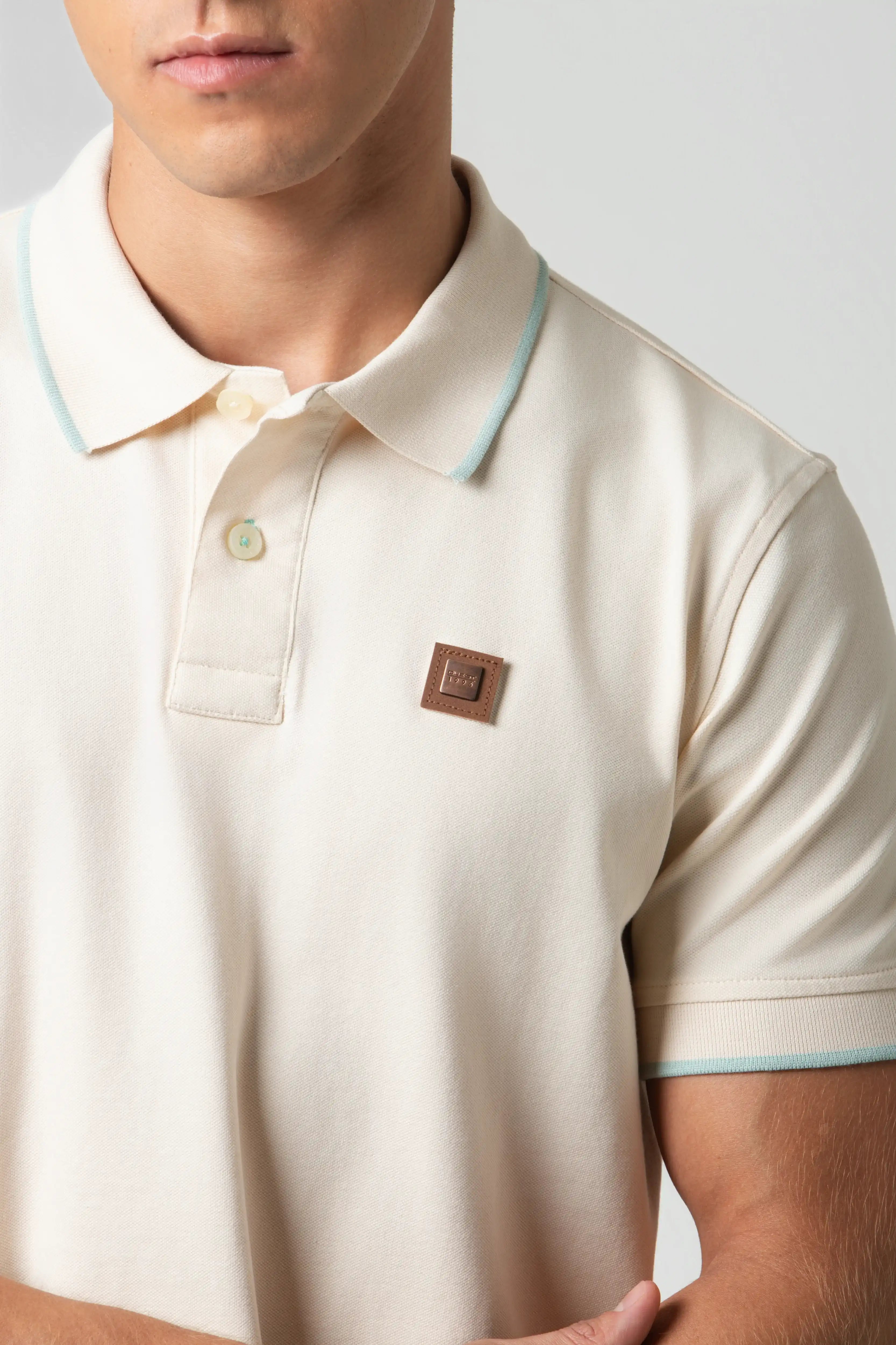 POLO TIPPING COLOR IVORY MARFIL - VERDE MENTA EMPOLVADO