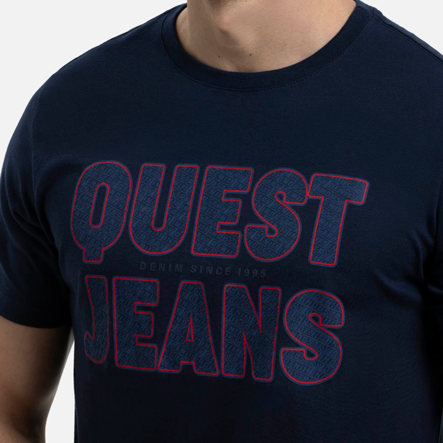 CAMISETA ESPECIAL ESTAMPADO LOCALIZADO COLOR AZUL OSCURO