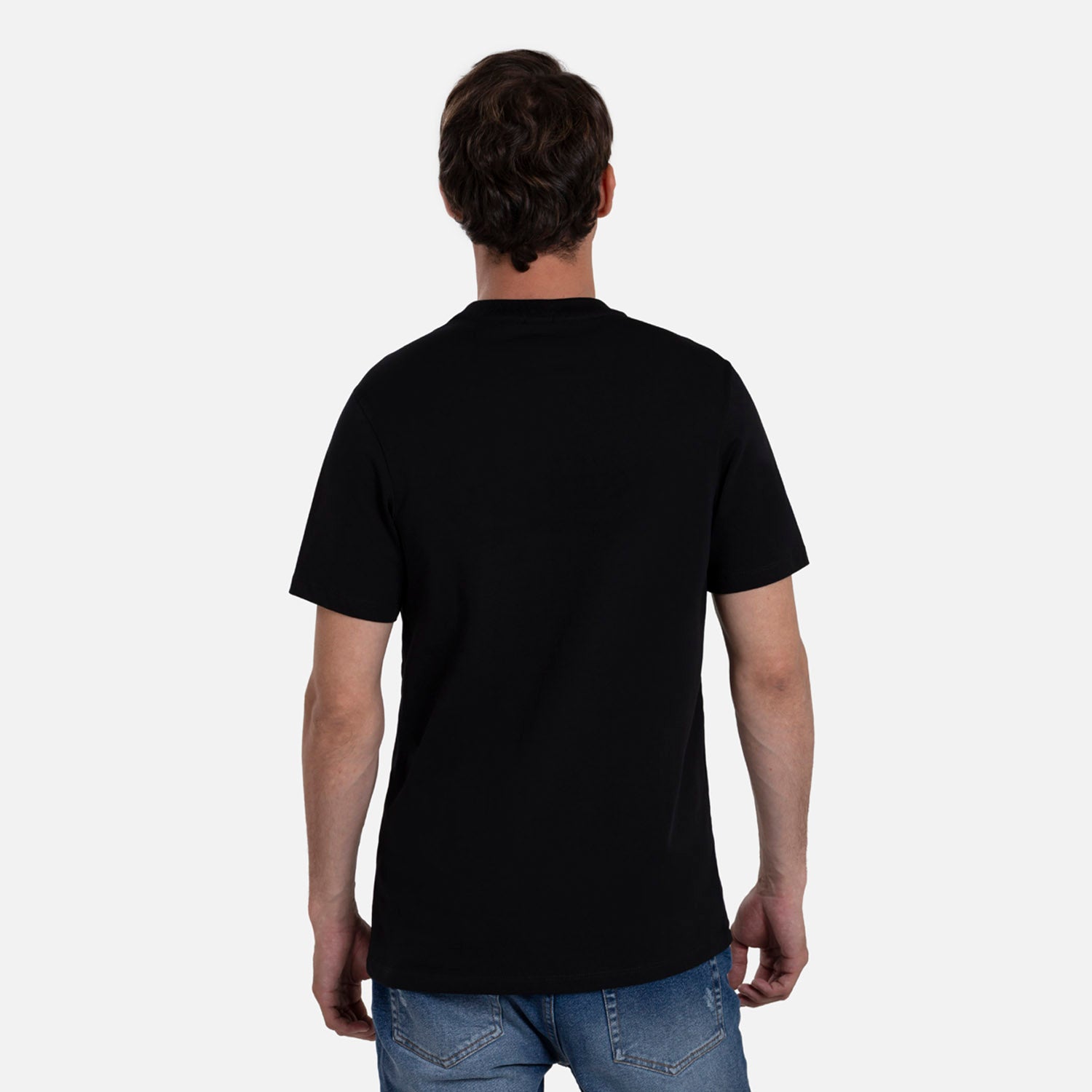 CAMISETA ESPECIAL ESTAMPADO LOCALIZADO COLOR NEGRO