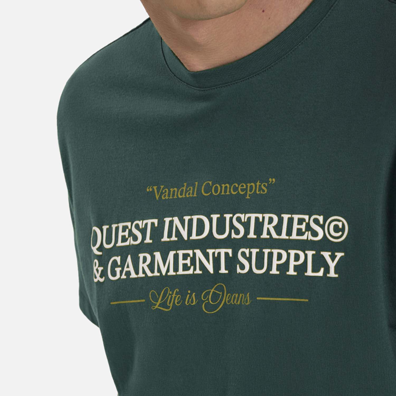 CAMISETA ESPECIAL ESTAMPADO LOCALIZADO COLOR VERDE STORM