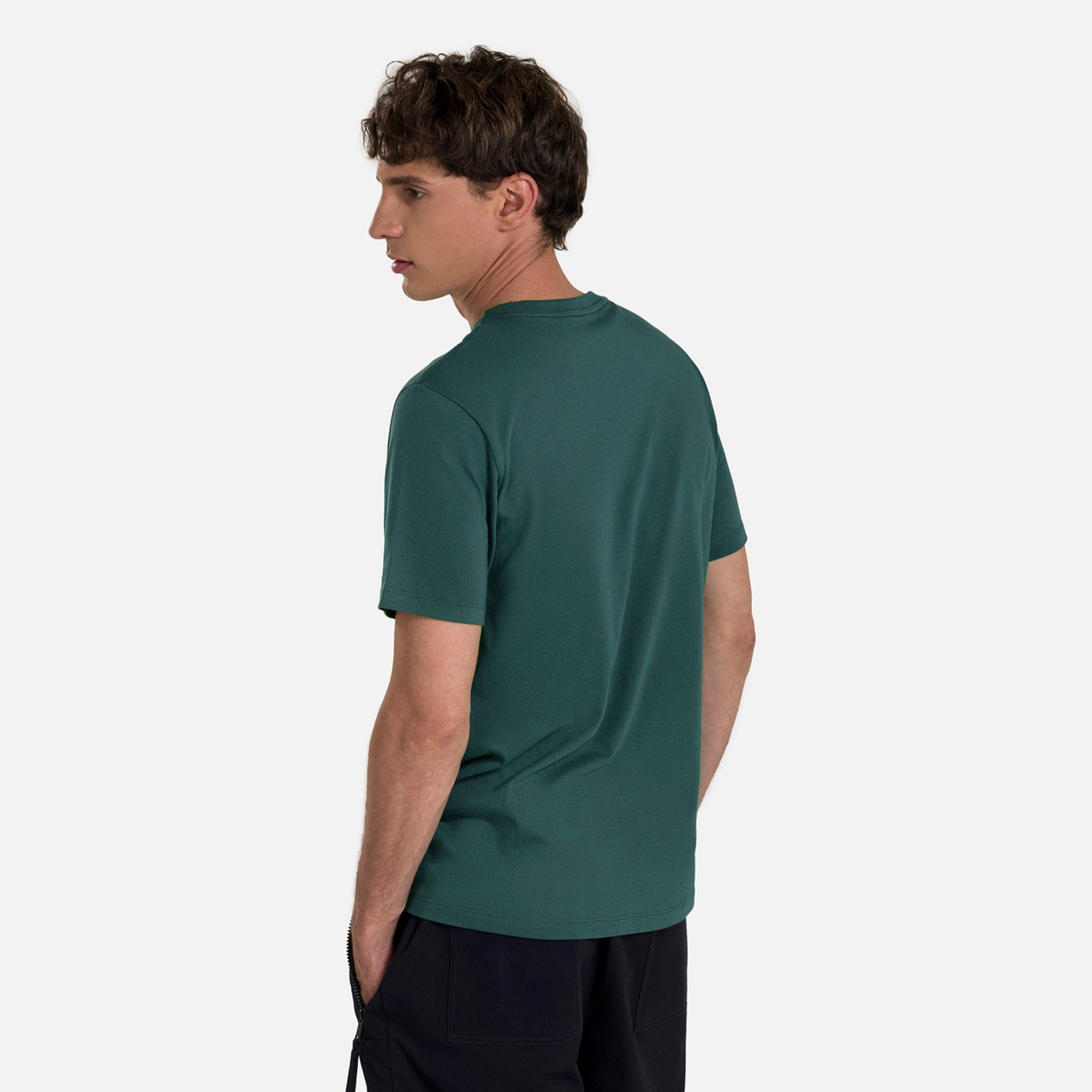 CAMISETA ESPECIAL ESTAMPADO LOCALIZADO COLOR VERDE STORM