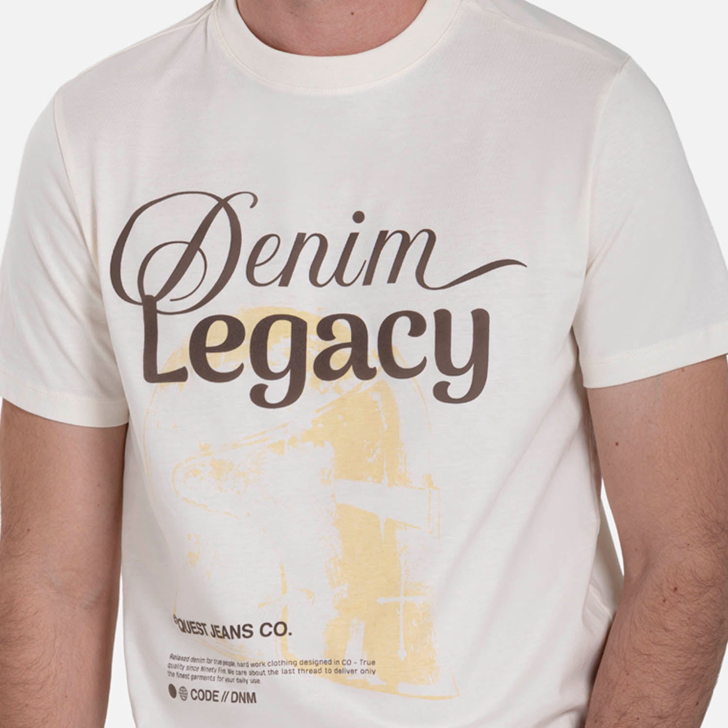 CAMISETA ESPECIAL ESTAMPADO LOCALIZADO COLOR IVORY