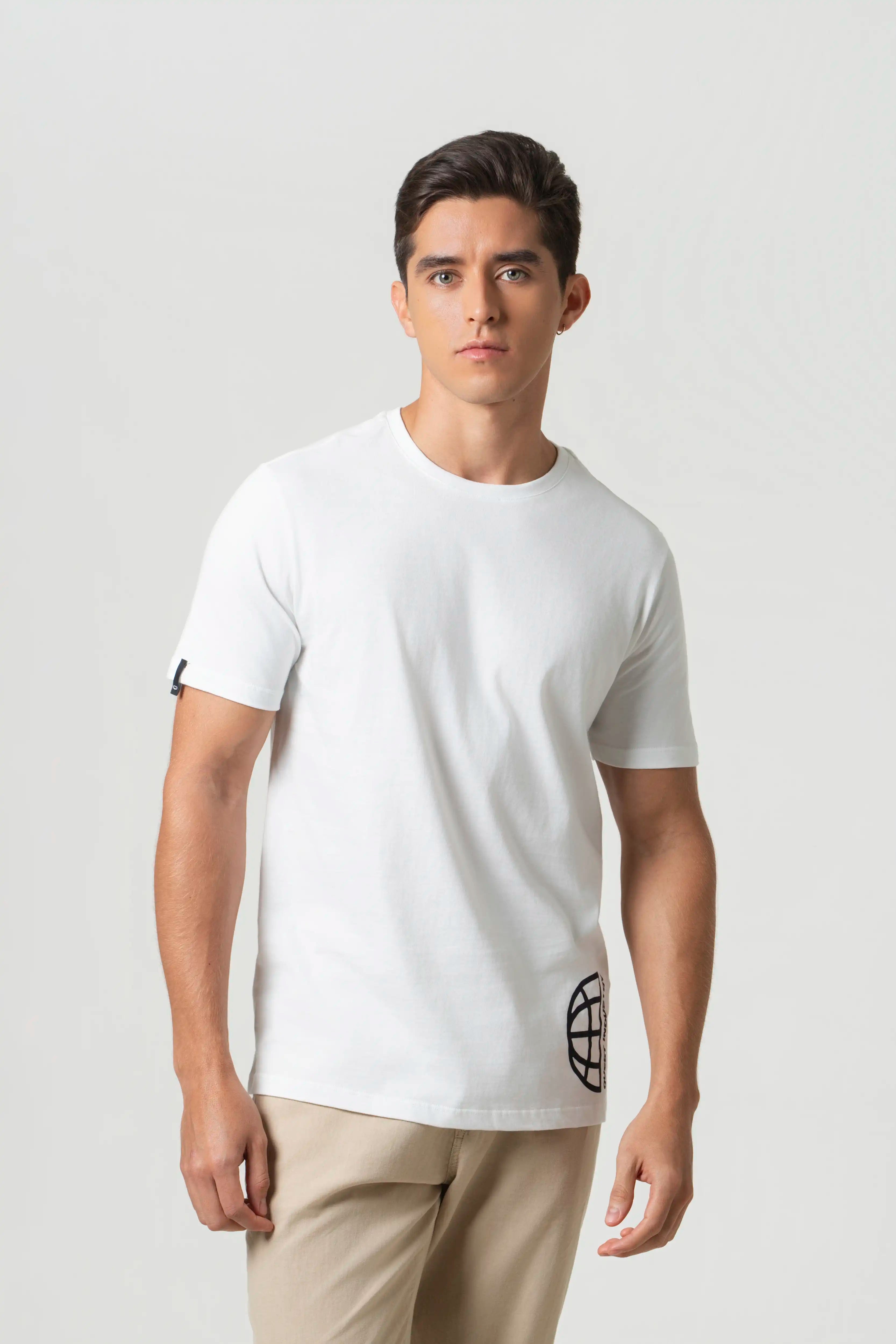 CAMISETA ESPECIAL ESTAMPADO LOCALIZADO COLOR IVORY