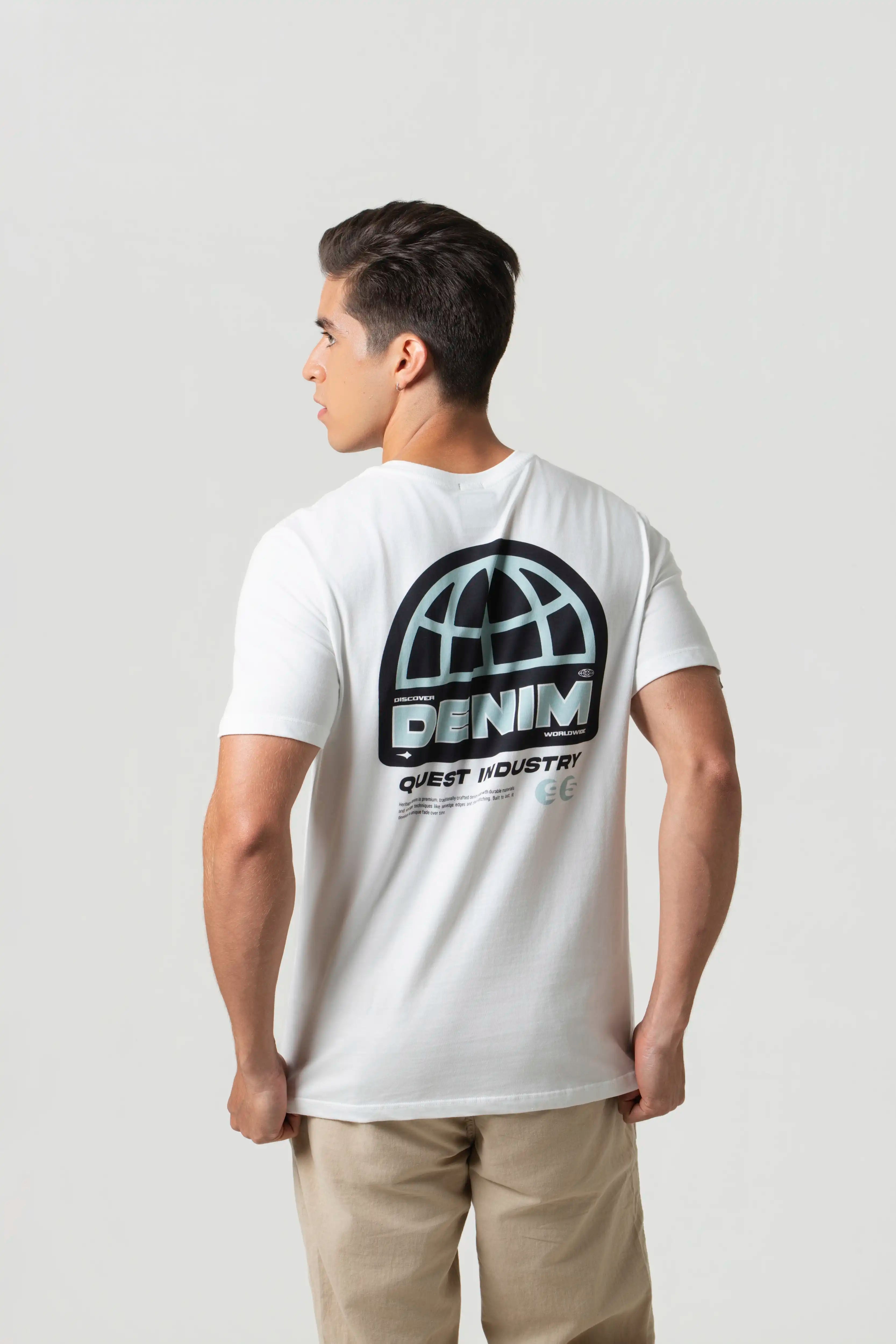 CAMISETA ESPECIAL ESTAMPADO LOCALIZADO COLOR IVORY