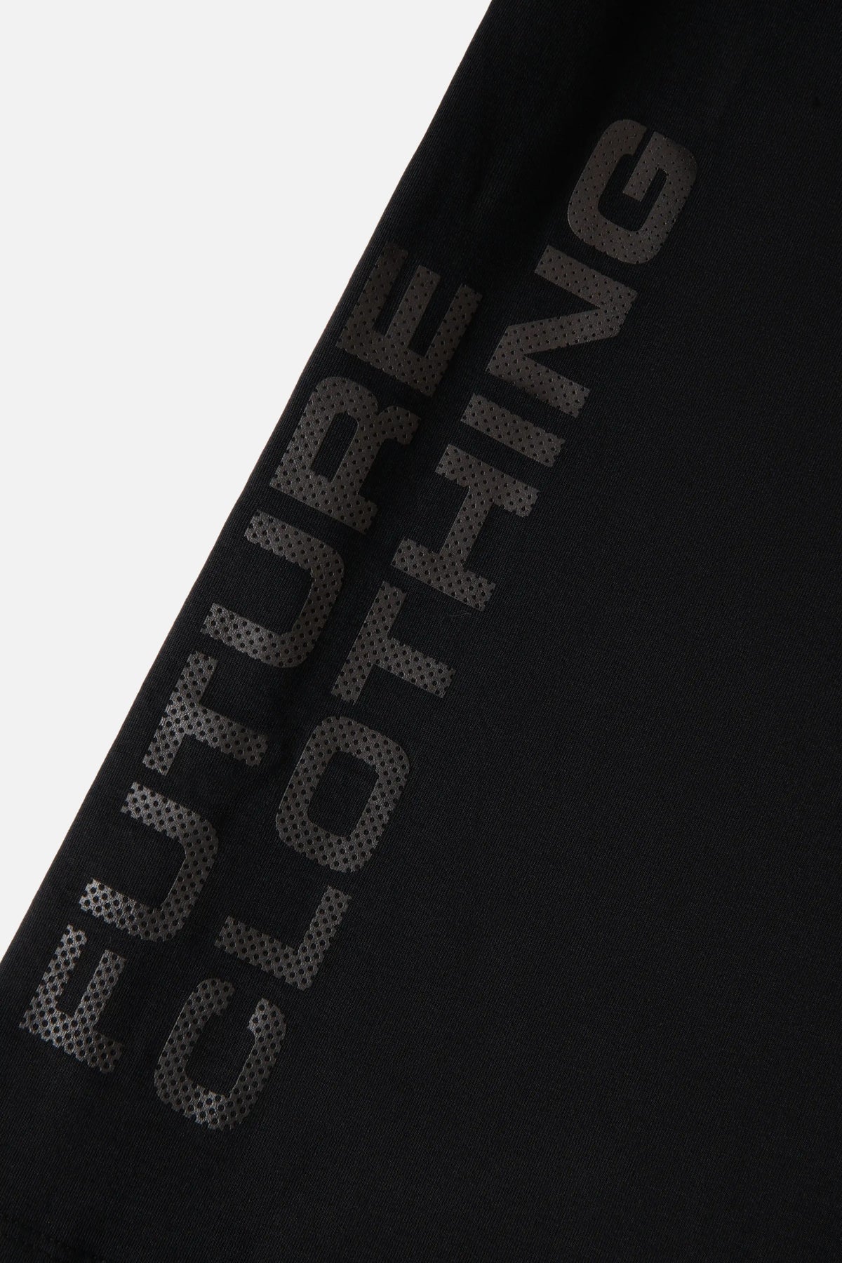 CAMISETA ESPECIAL ESTAMPADO LOCALIZADO COLOR NEGRO