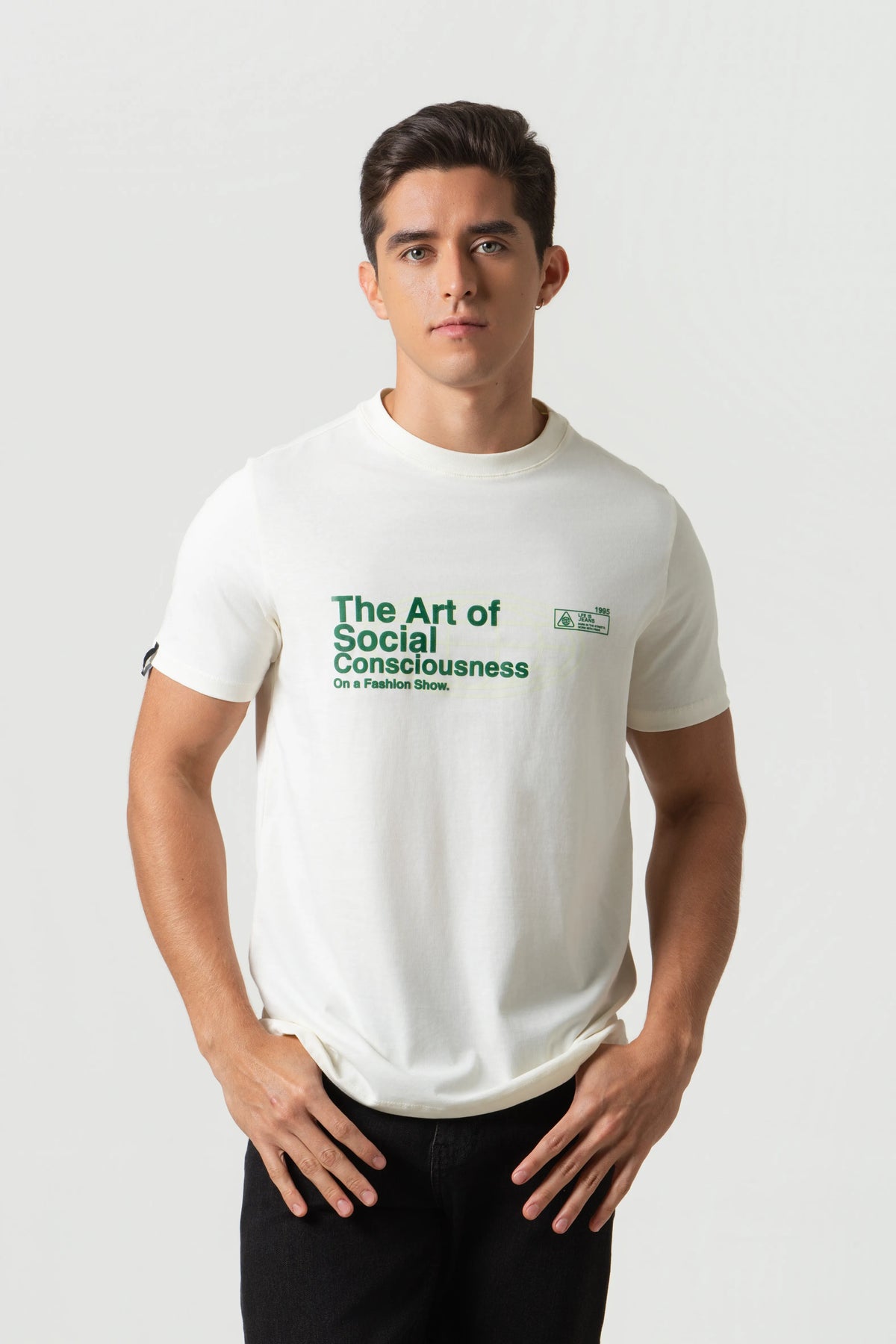 CAMISETA ESPECIAL ESTAMPADO LOCALIZADO COLOR IVORY