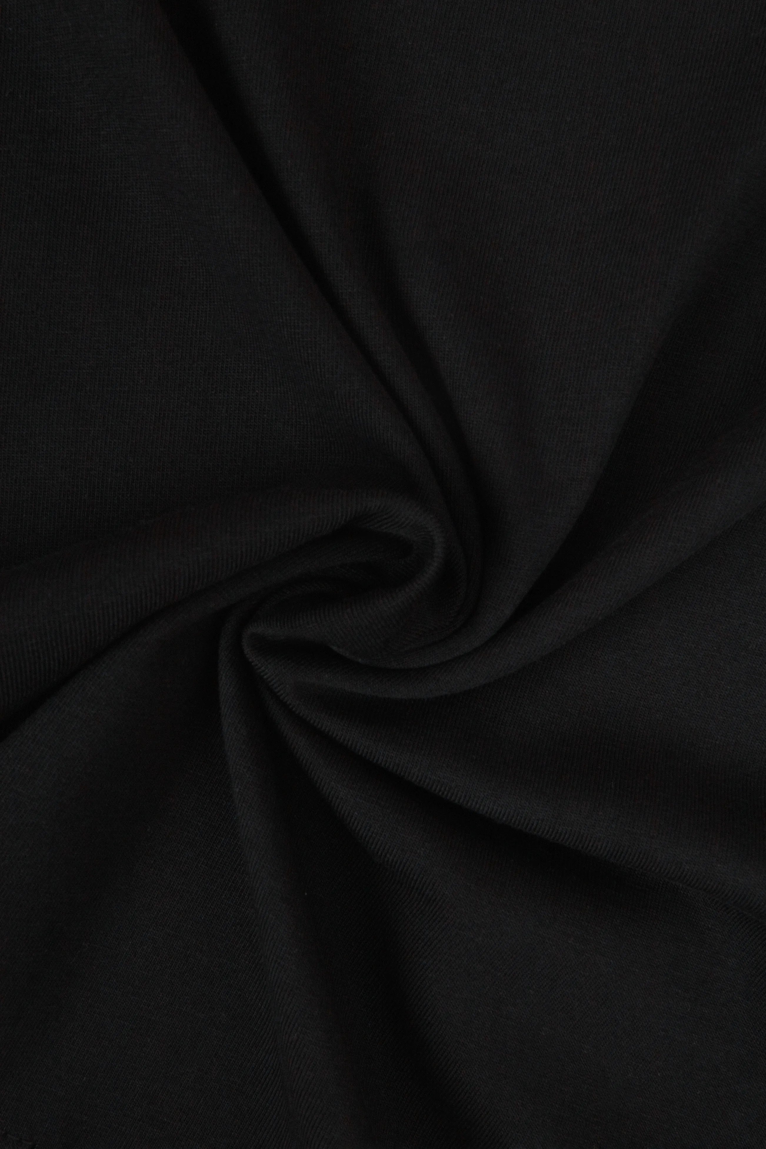 CAMISETA ESPECIAL ESTAMPADO LOCALIZADO COLOR NEGRO