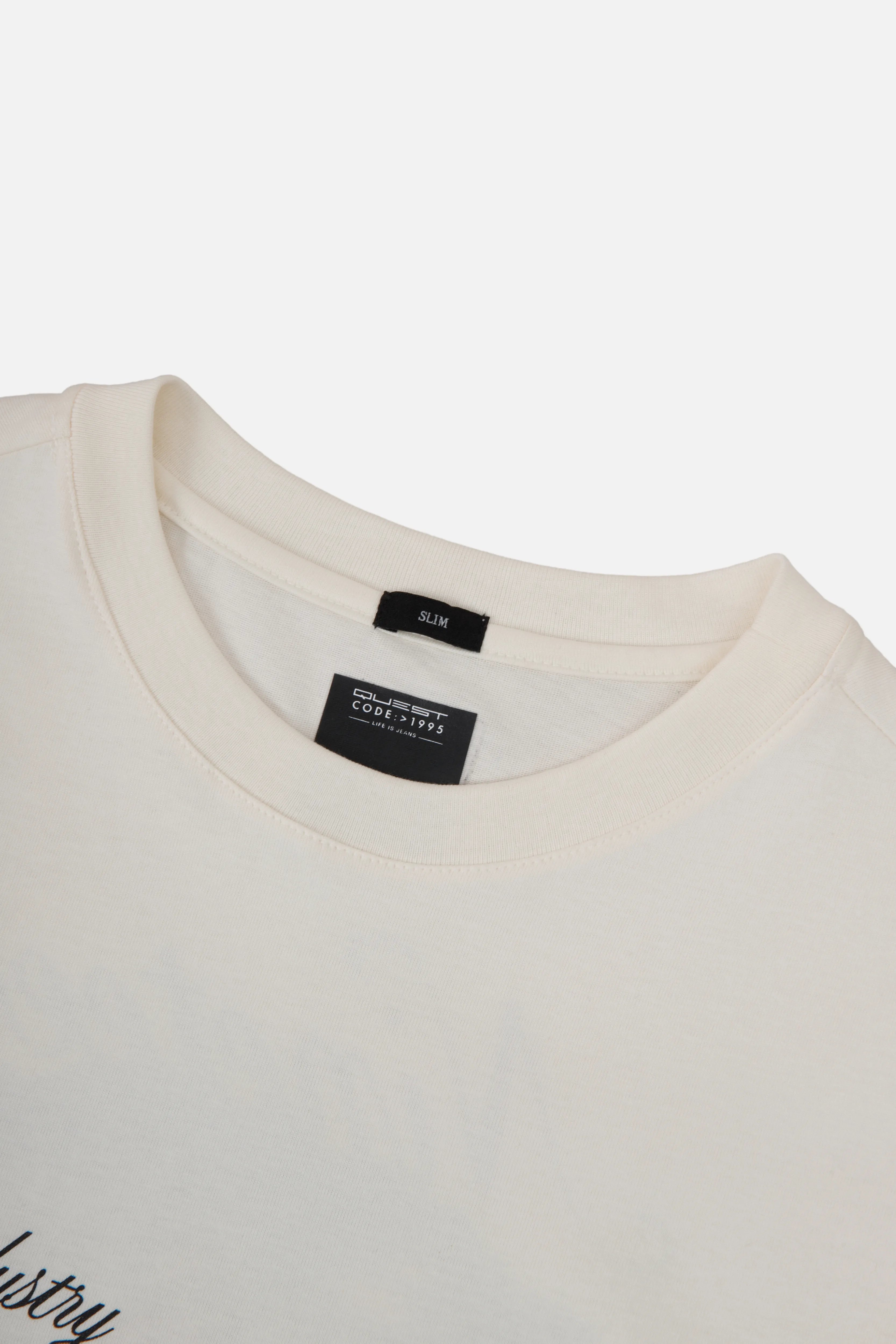 CAMISETA ESPECIAL ESTAMPADO LOCALIZADO COLOR IVORY