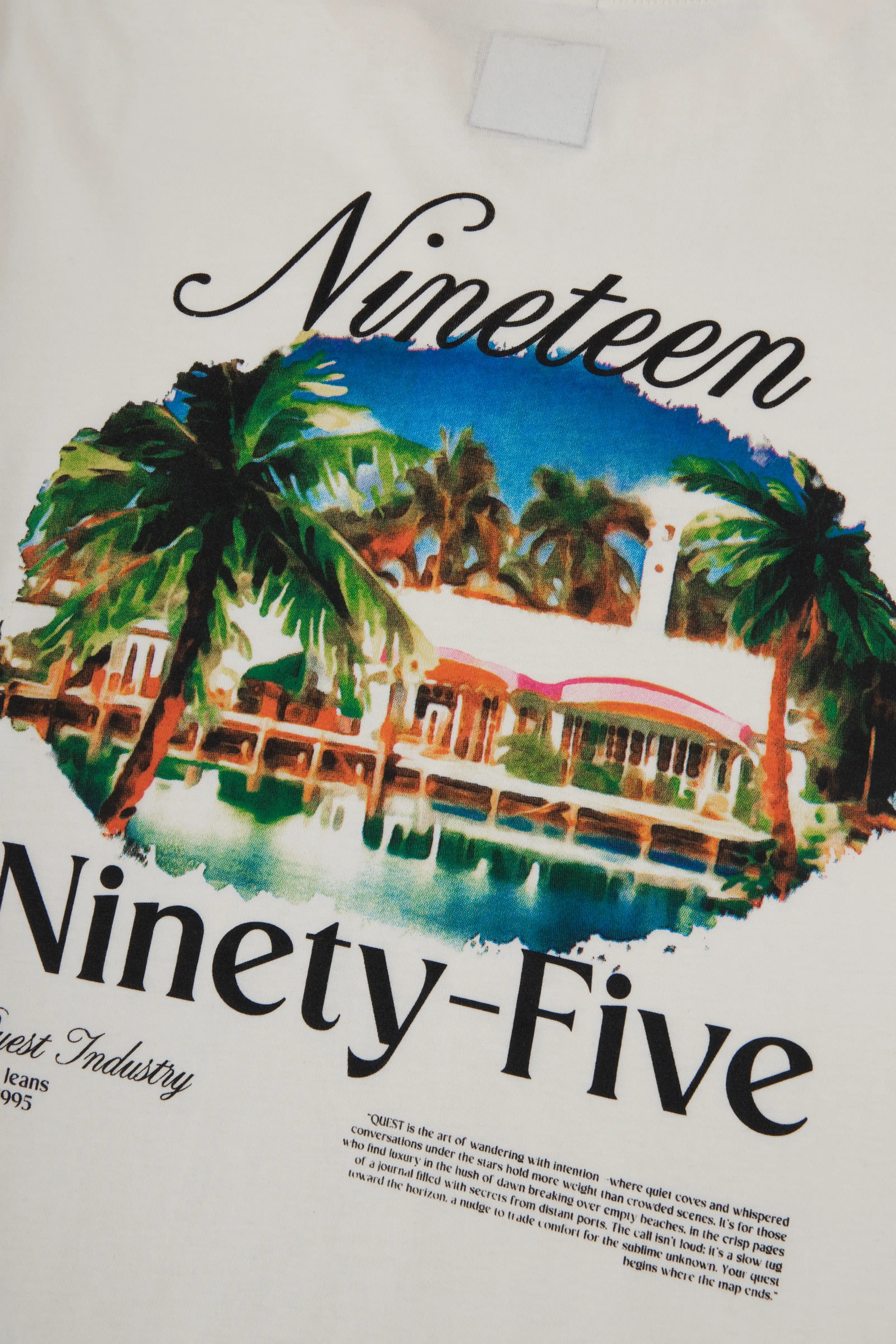 CAMISETA ESPECIAL ESTAMPADO LOCALIZADO COLOR IVORY