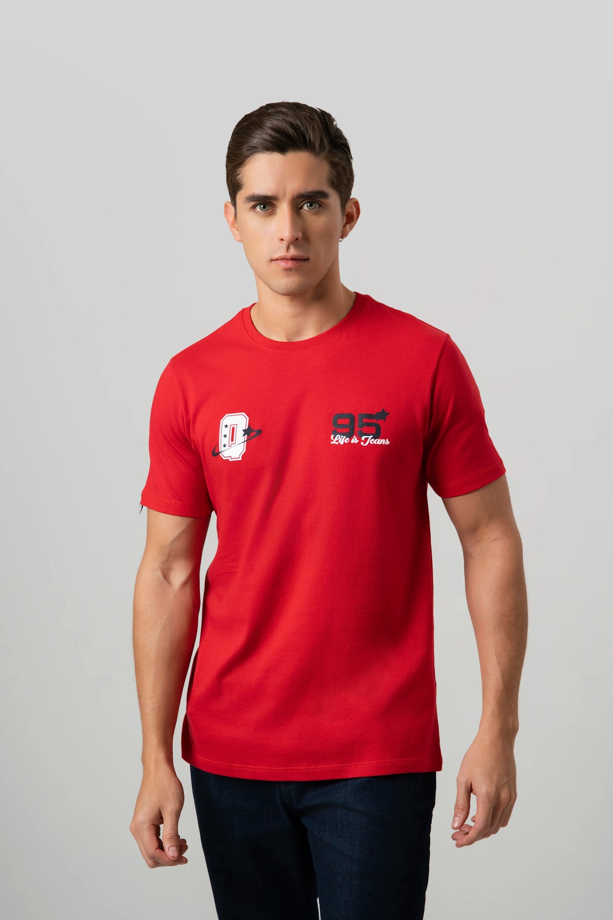 CAMISETA ESPECIAL ESTAMPADO LOCALIZADO COLOR ROJO