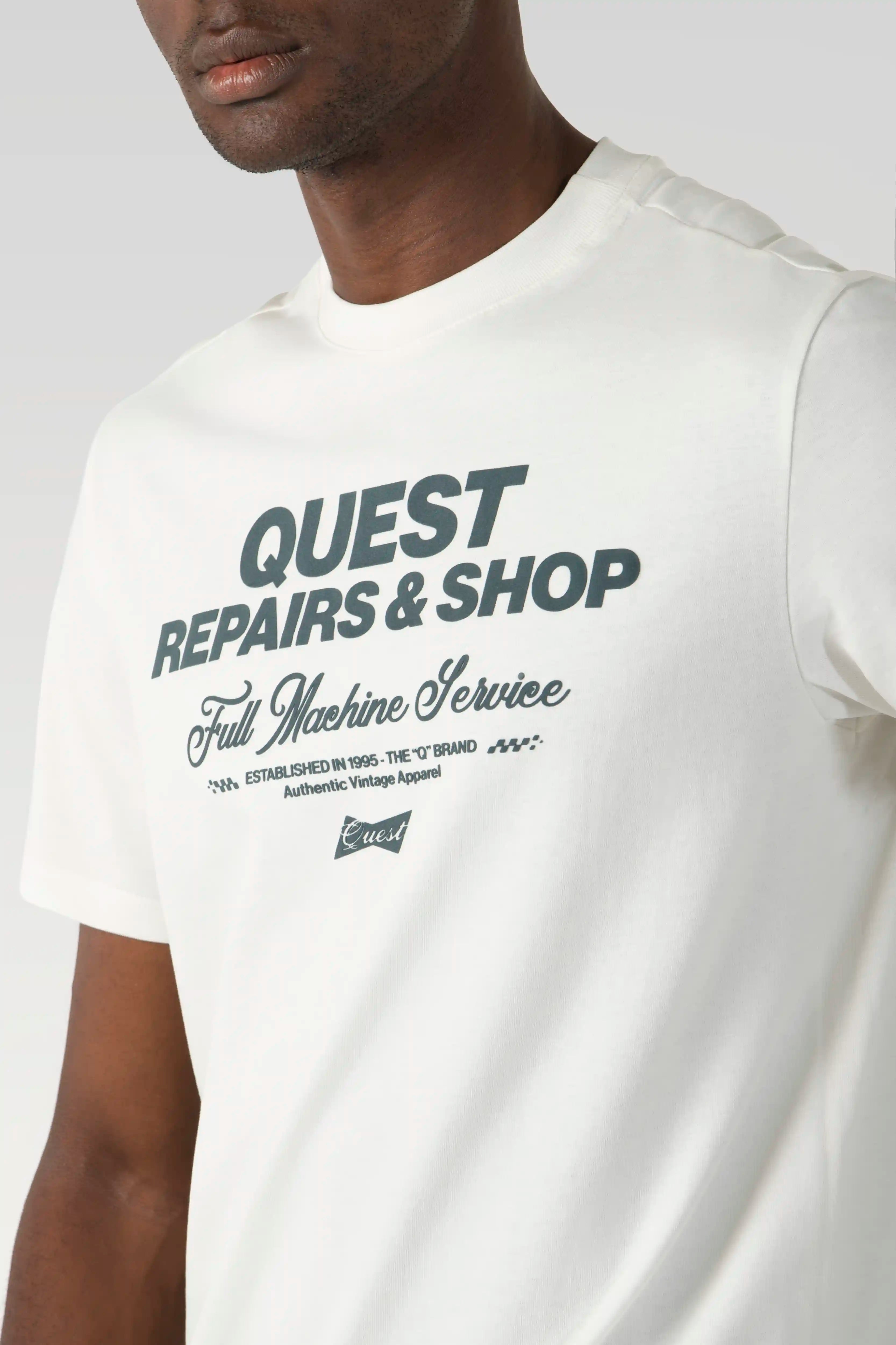CAMISETA ESPECIAL ESTAMPADO LOCALIZADO COLOR IVORY