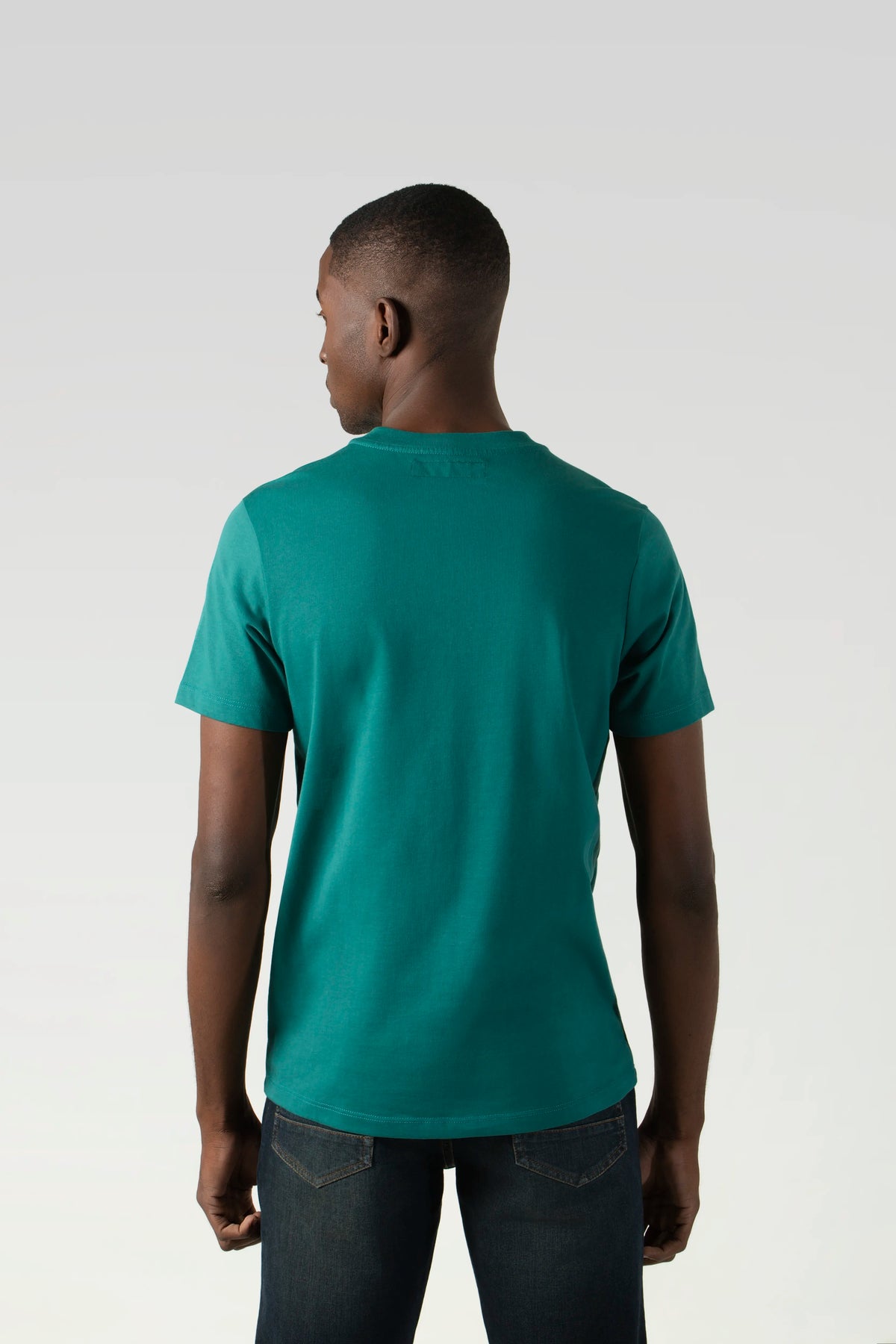 CAMISETA ESPECIAL ESTAMPADO LOCALIZADO COLOR VERDE TEAL
