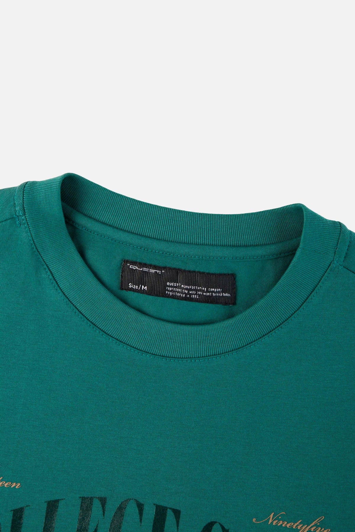 CAMISETA ESPECIAL ESTAMPADO LOCALIZADO COLOR VERDE TEAL
