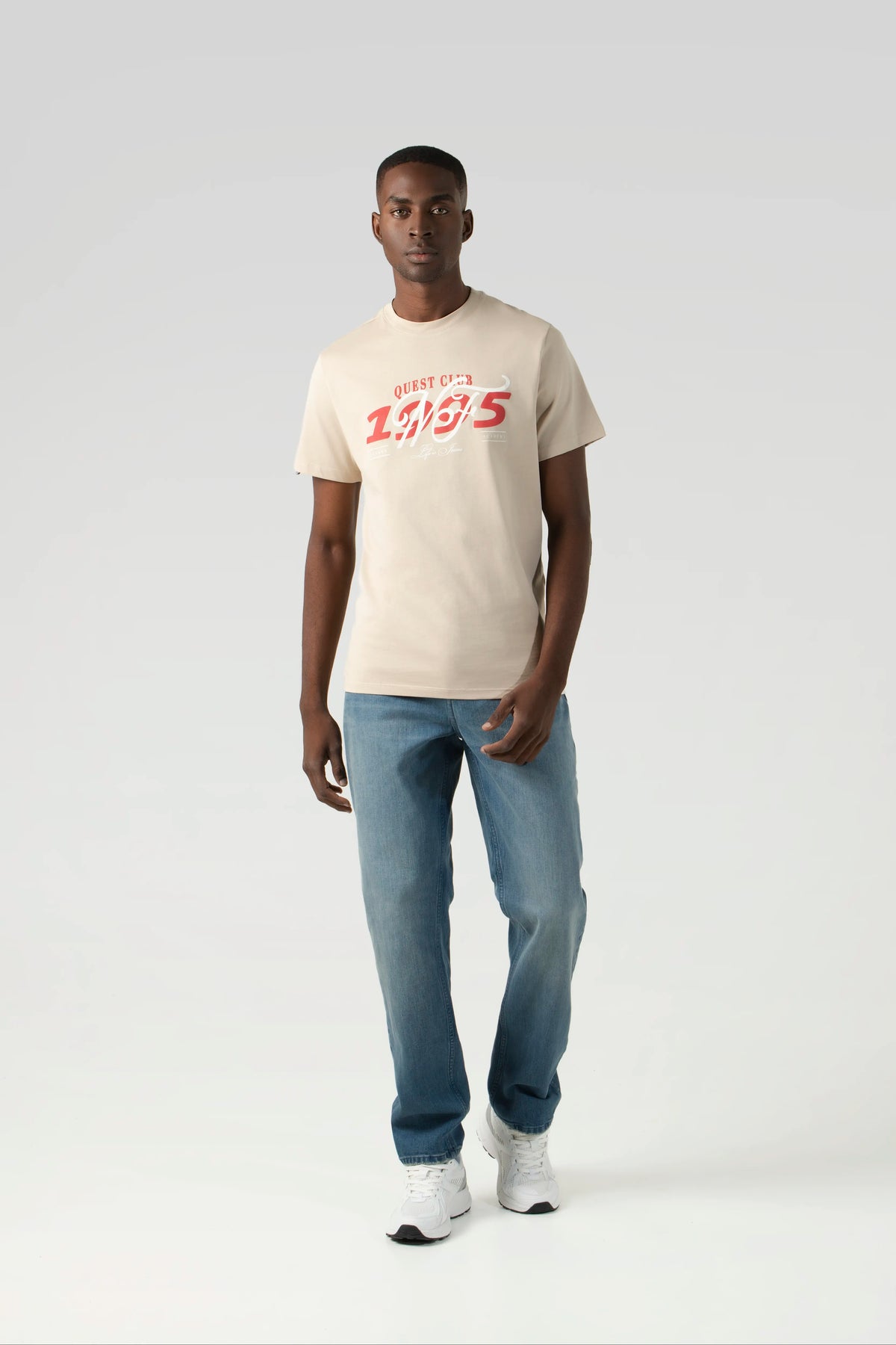 CAMISETA ESPECIAL ESTAMPADO LOCALIZADO COLOR SAFARI