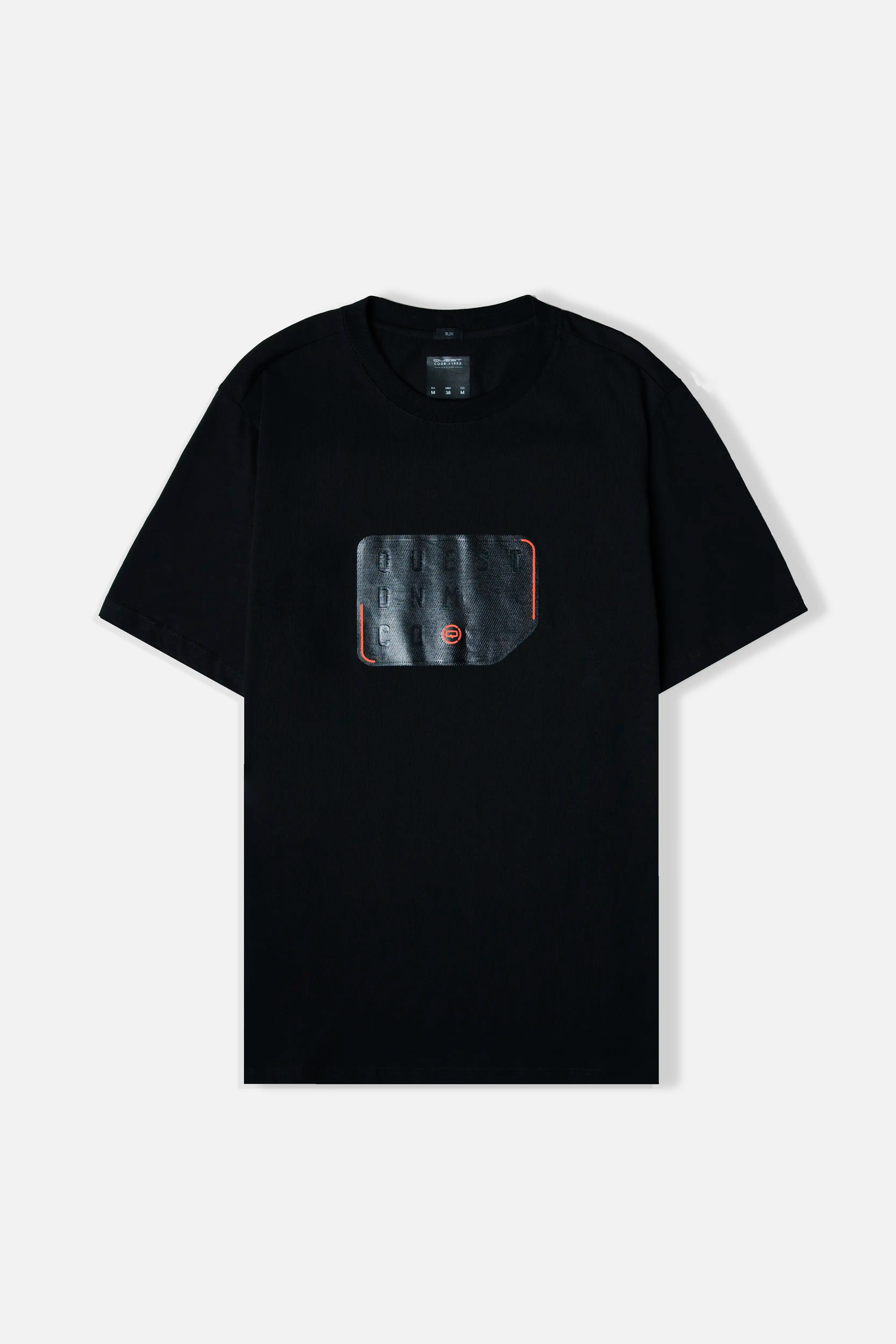 CAMISETA ESPECIAL ESTAMPADO LOCALIZADO COLOR NEGRO