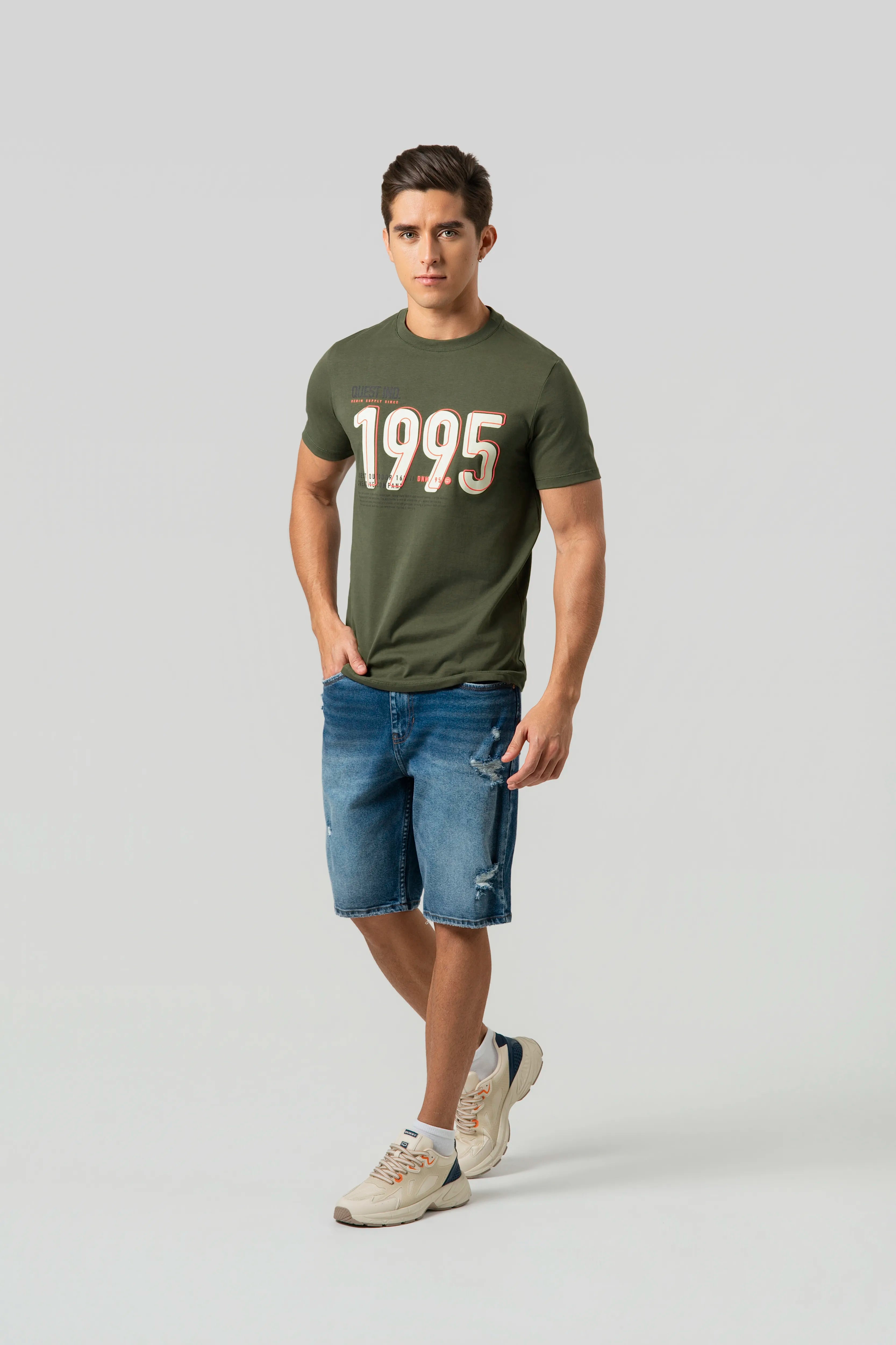 CAMISETA ESPECIAL ESTAMPADO LOCALIZADO COLOR DARK OLIVA