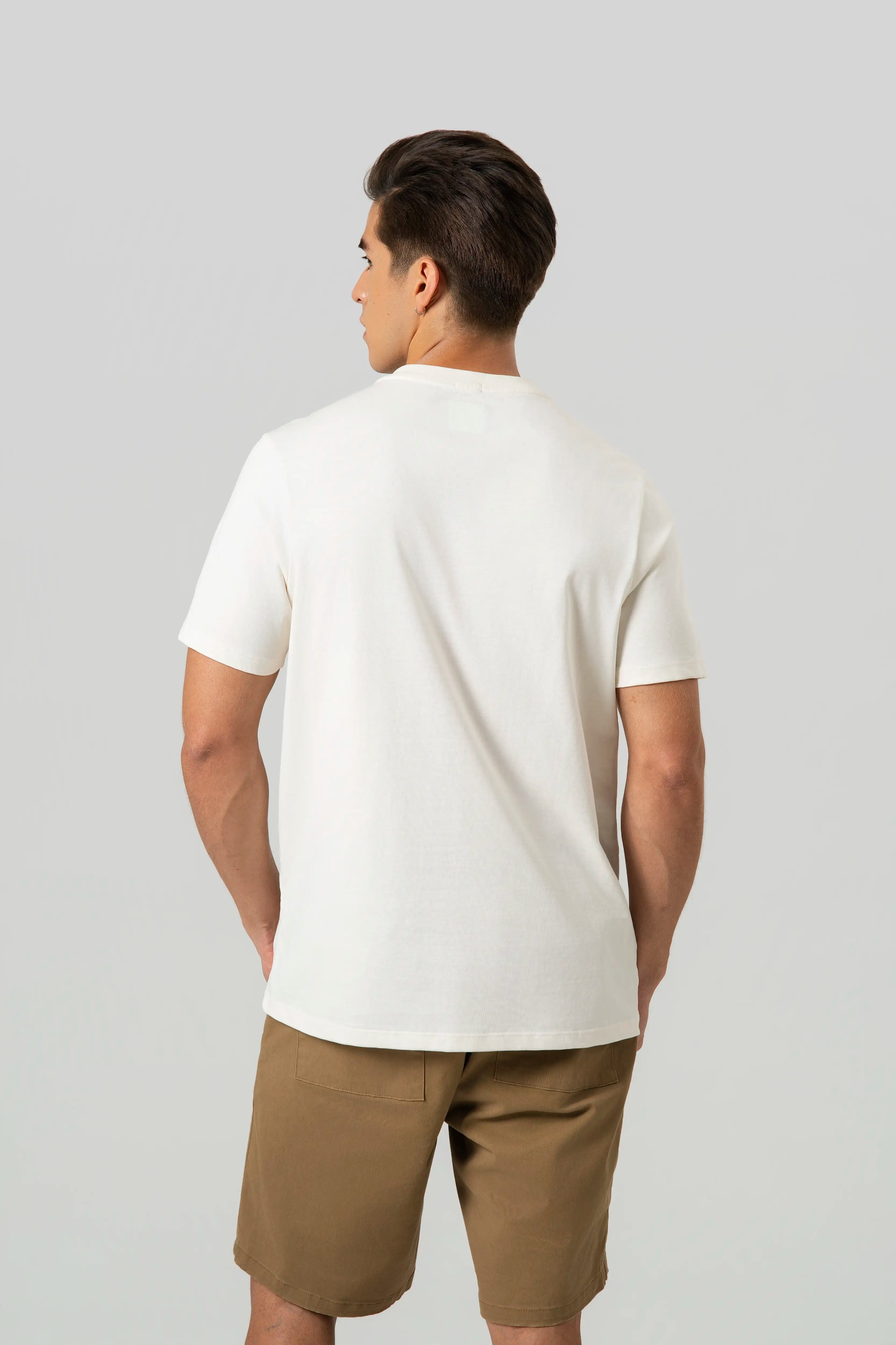 CAMISETA ESPECIAL ESTAMPADO LOCALIZADO COLOR IVORY