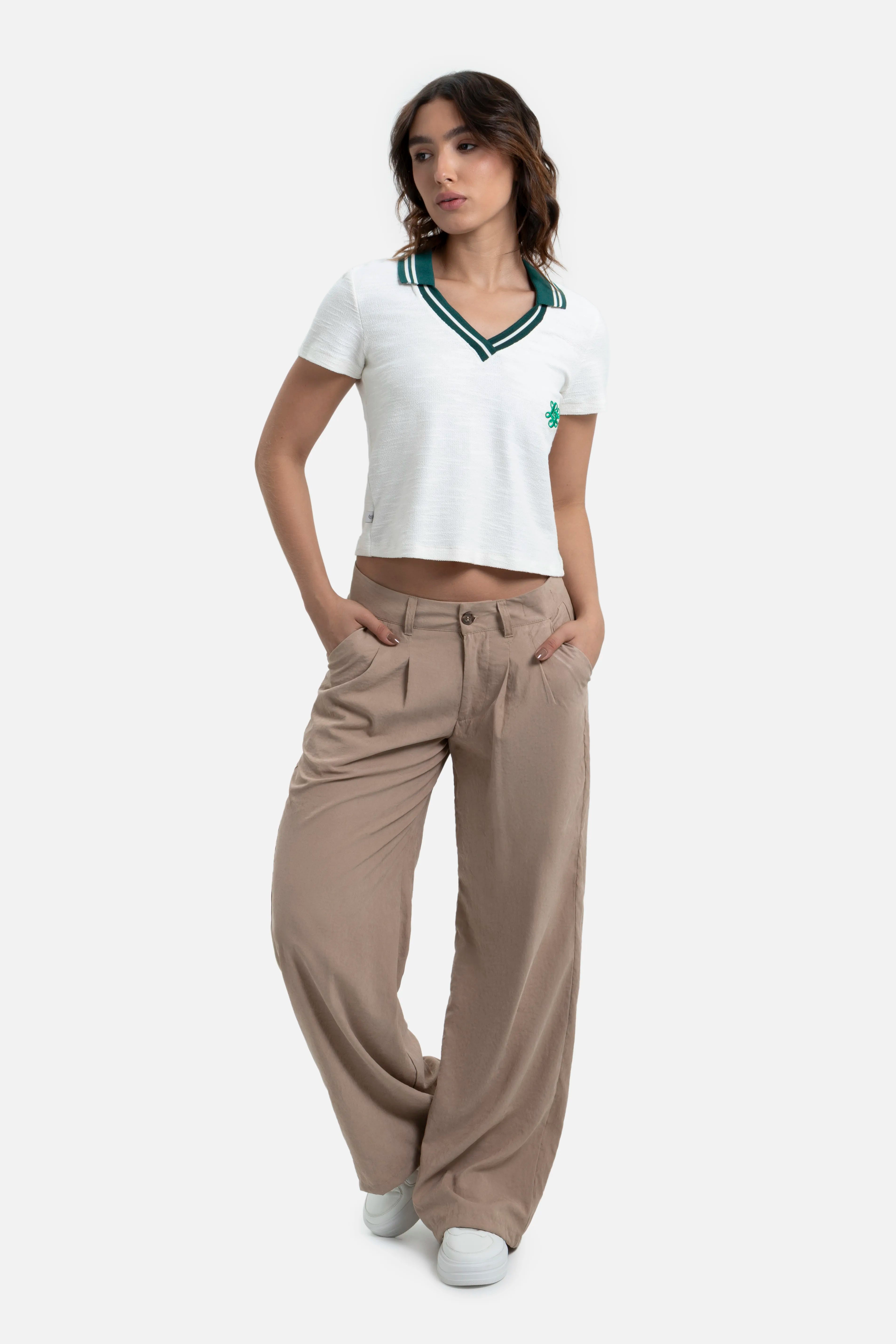 PANTALON TIPO CHINO COLOR KAKI