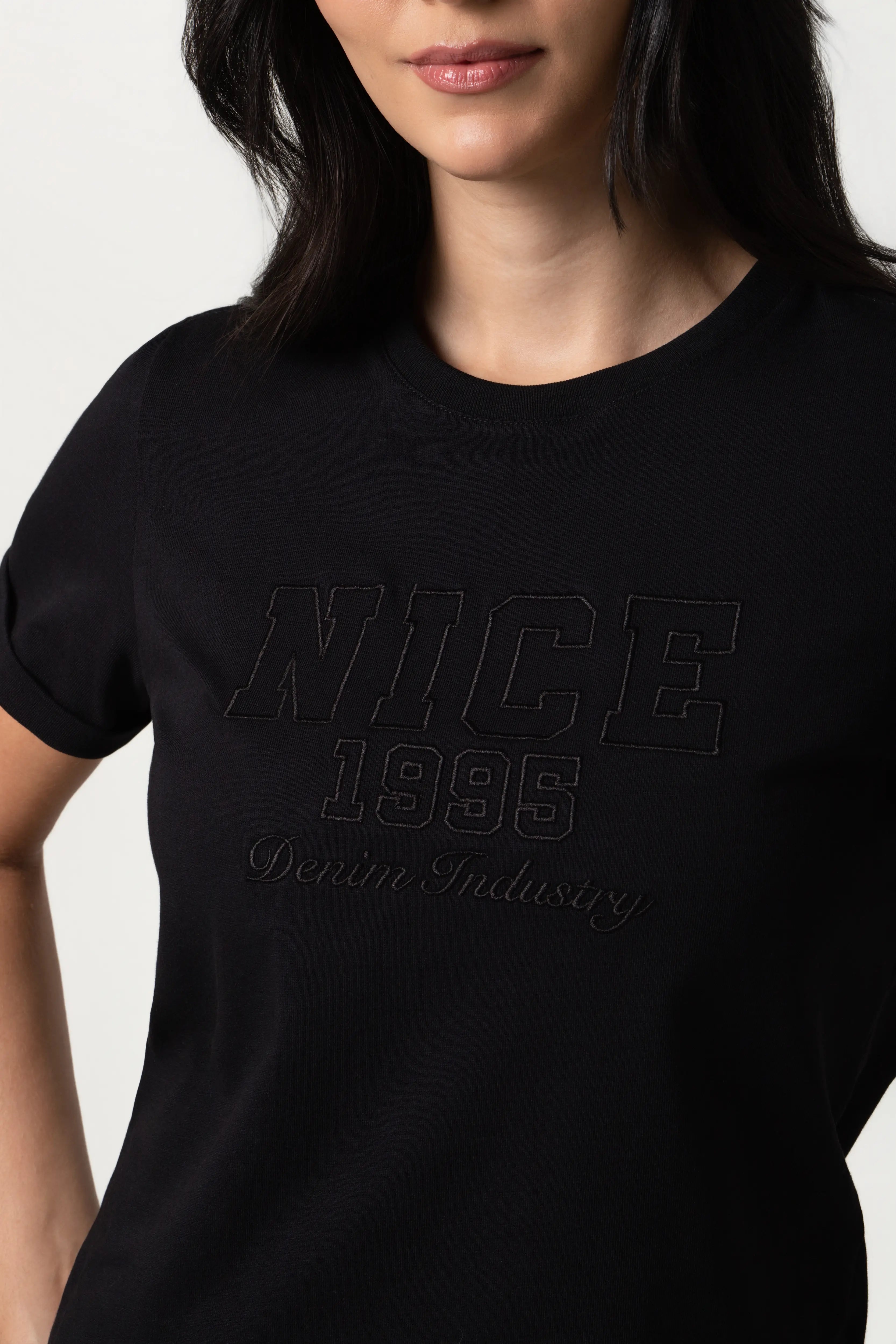 CAMISETA MANGA CORTA COLOR NEGRO