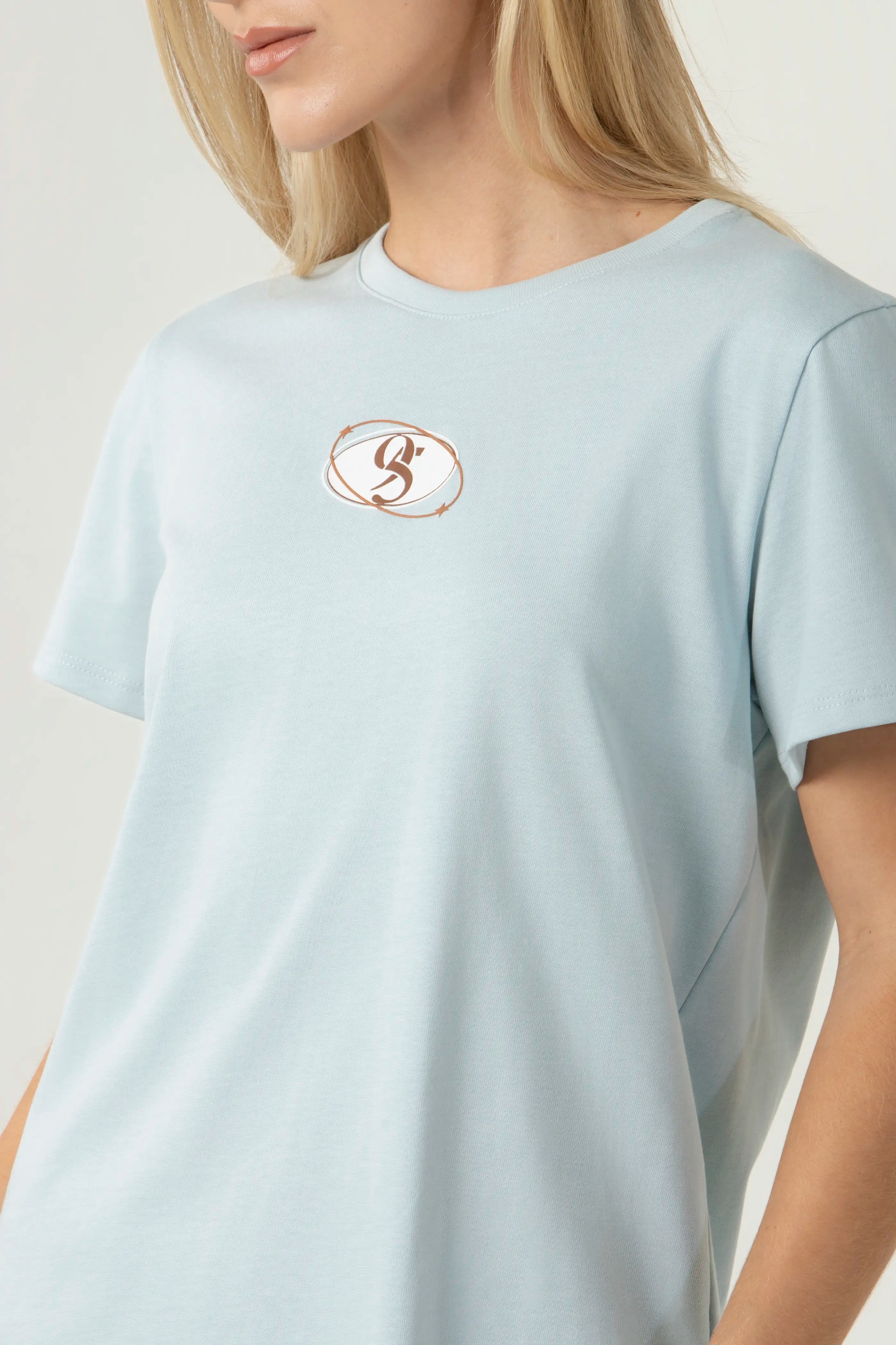 CAMISETA MANGA CORTA COLOR BABY BLUE
