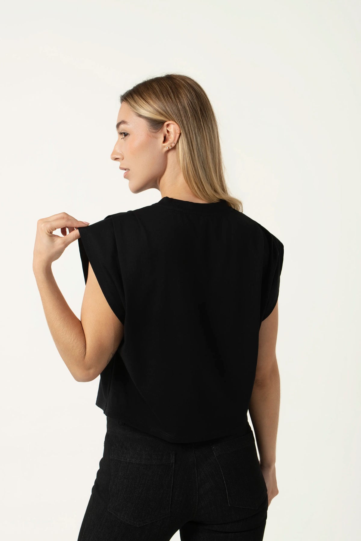 CAMISETA MANGA CORTA COLOR NEGRO