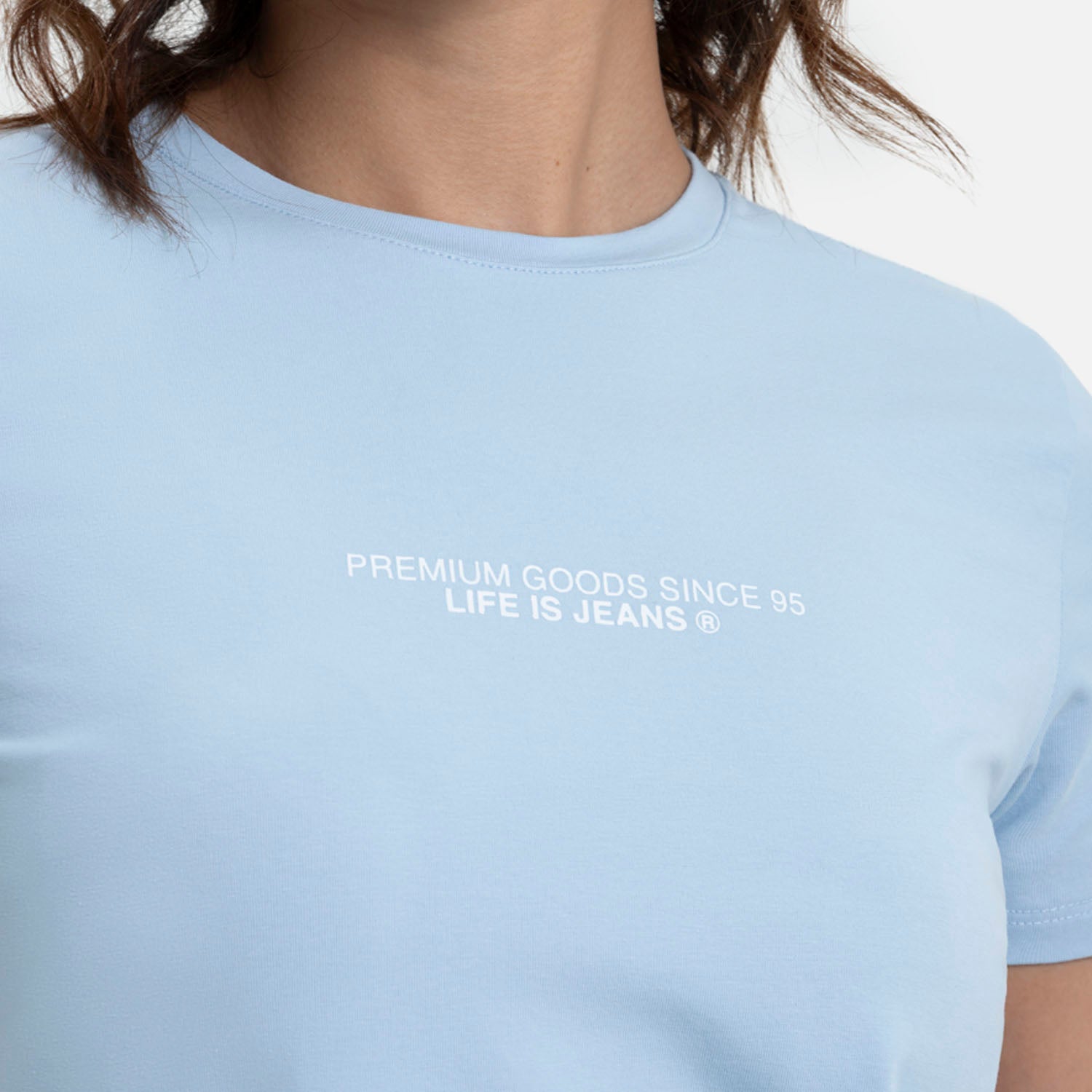 CAMISETA PREMIUM MANGA CORTA COLOR AZUL CHAMBRAY