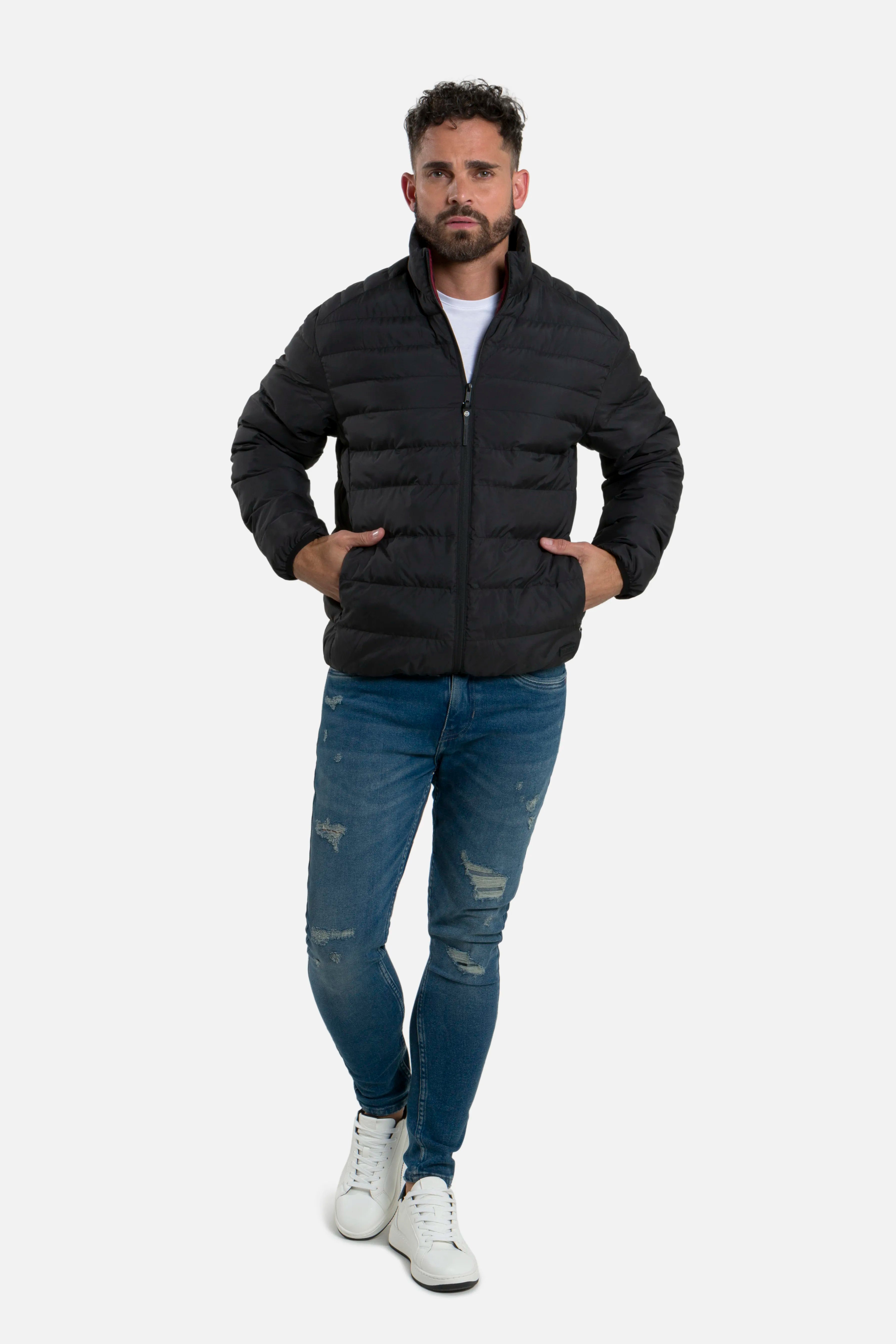 CHAQUETA ACOLCHADA COLOR NEGRO