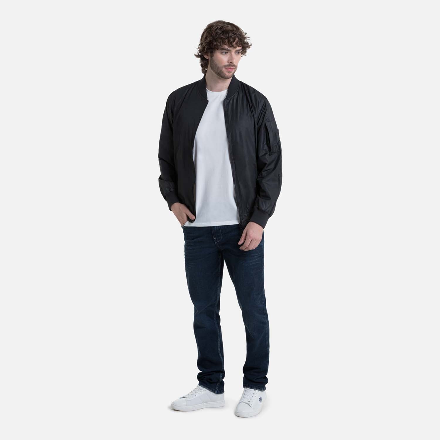 CHAQUETA BOMBER COLOR NEGRO