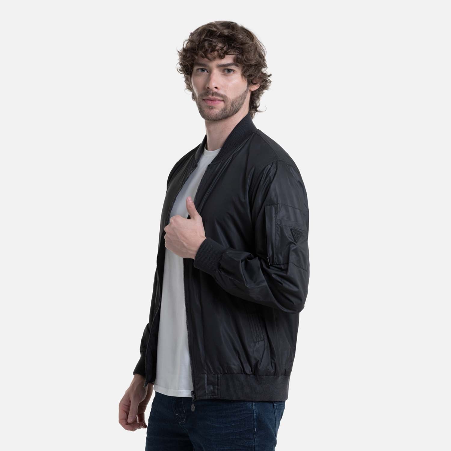 CHAQUETA BOMBER COLOR NEGRO
