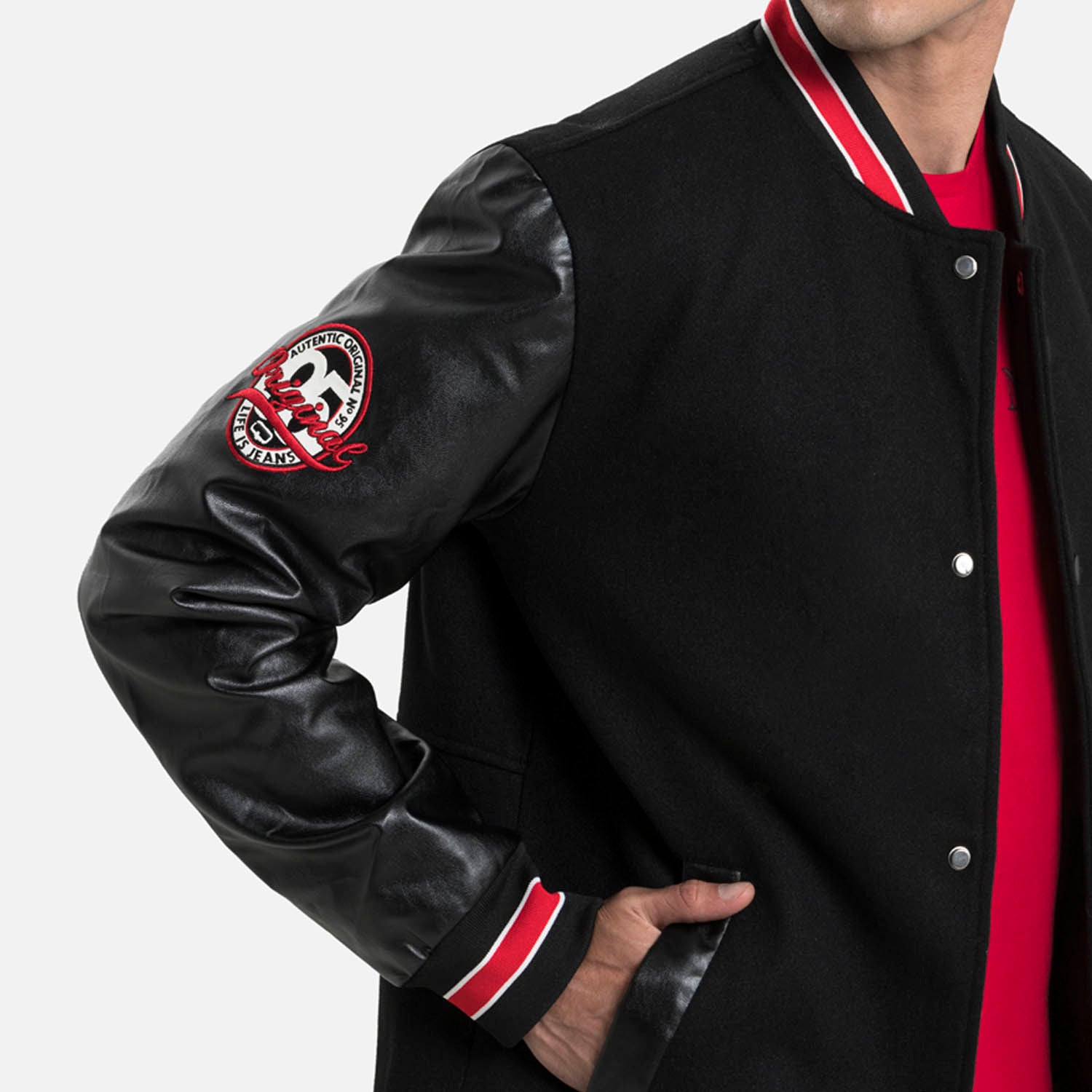 CHAQUETA BOMBER COLOR NEGRO