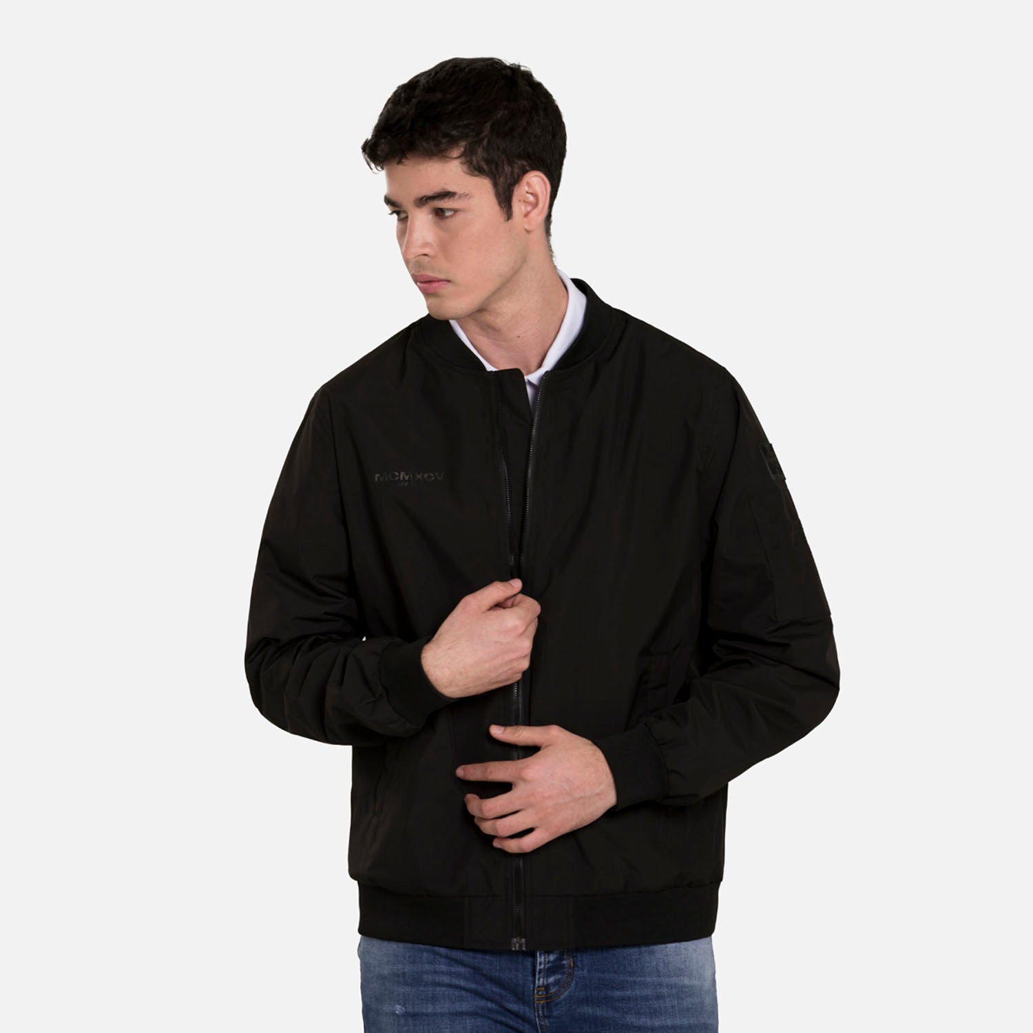 CHAQUETA BOMBER COLOR NEGRO