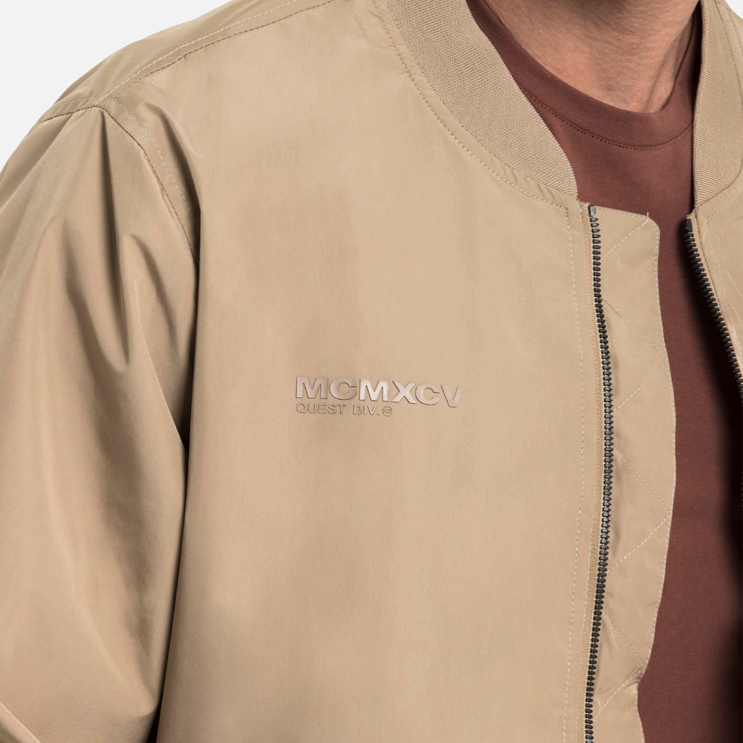 CHAQUETA BOMBER COLOR TAUPE