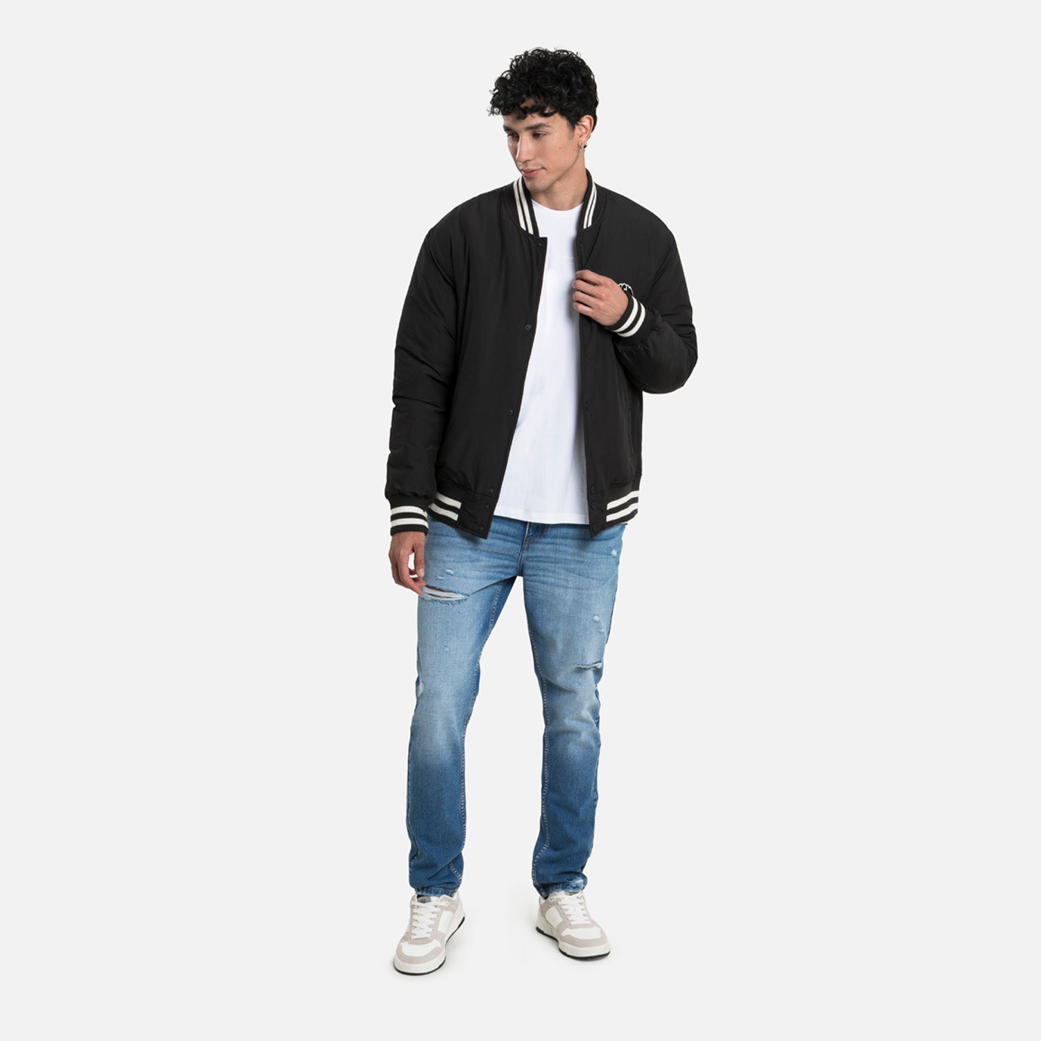 CHAQUETA ACOLCHADA COLOR NEGRO