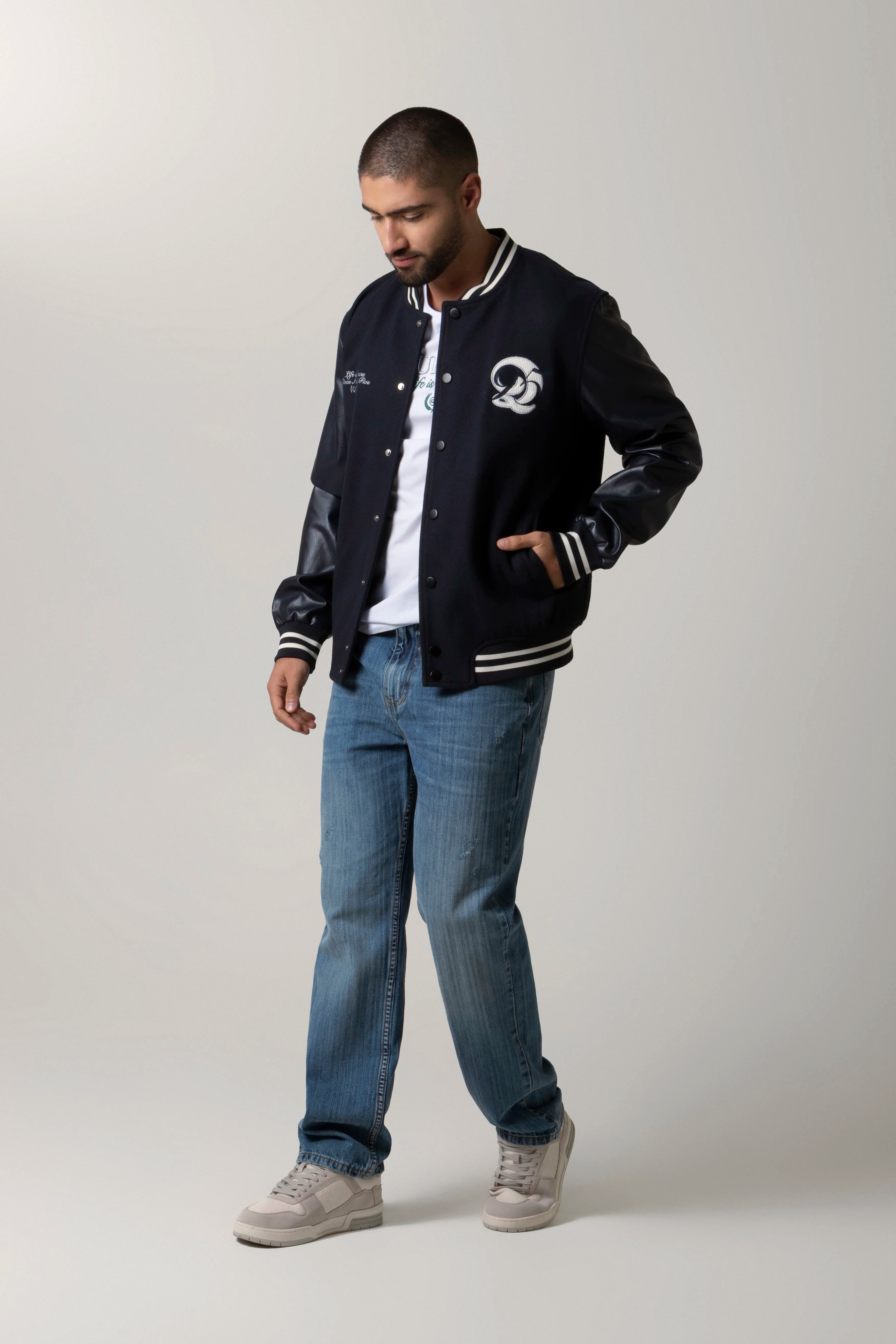 CHAQUETA BOMBER COLOR AZUL OSCURO