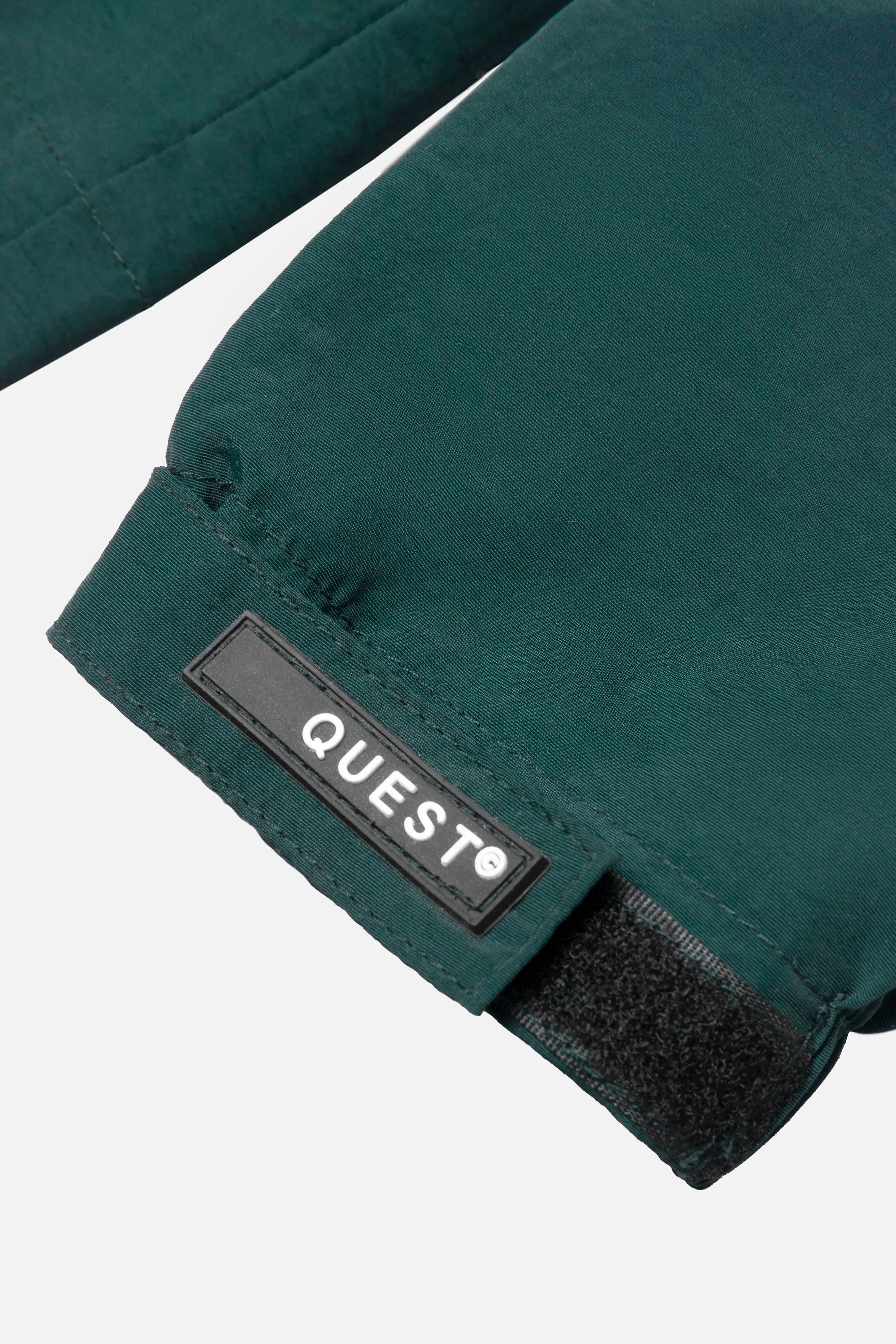 CHAQUETA ROMPEVIENTOS COLOR VERDE TORMENTA