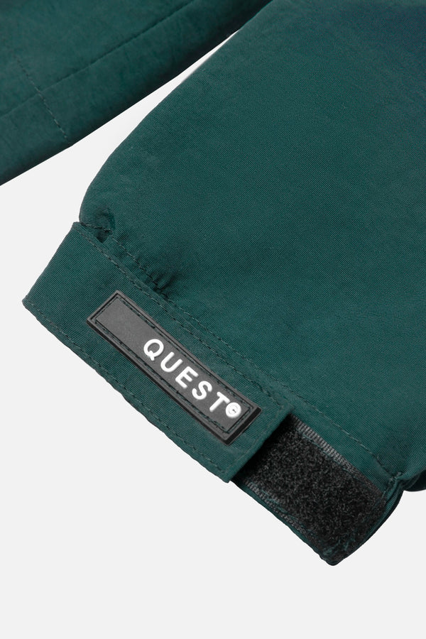 CHAQUETA ROMPEVIENTOS COLOR VERDE TORMENTA