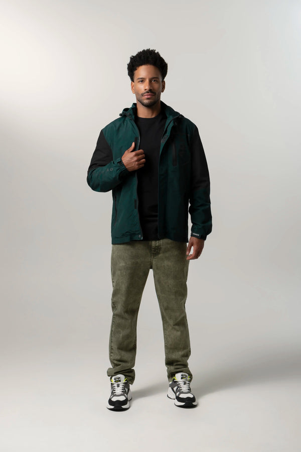 CHAQUETA ROMPEVIENTOS COLOR VERDE TORMENTA