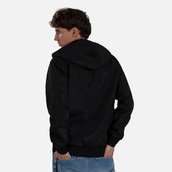 CHAQUETA ROMPEVIENTOS COLOR NEGRO