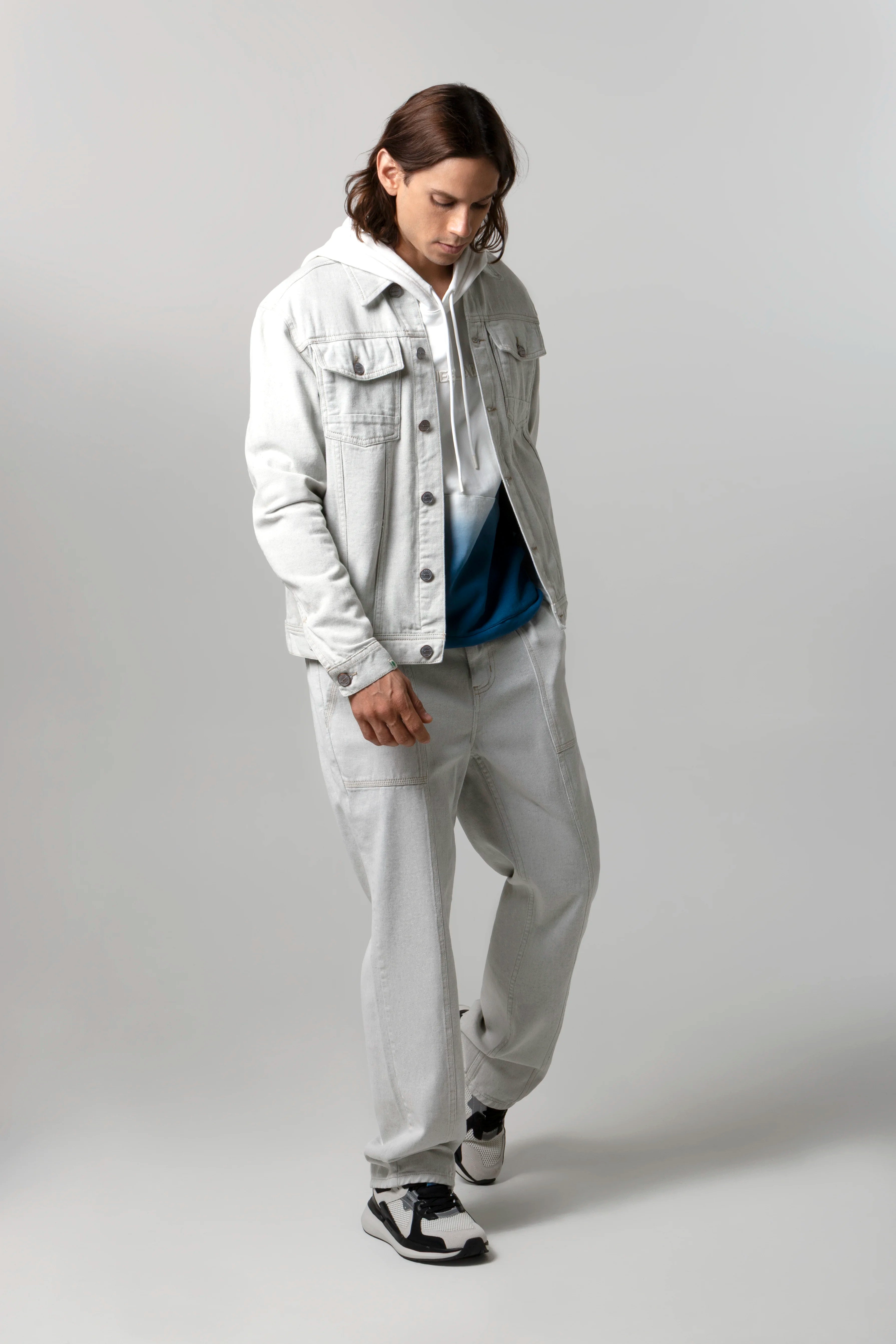 CHAQUETA TRUCKER COLOR AZUL MEDIO