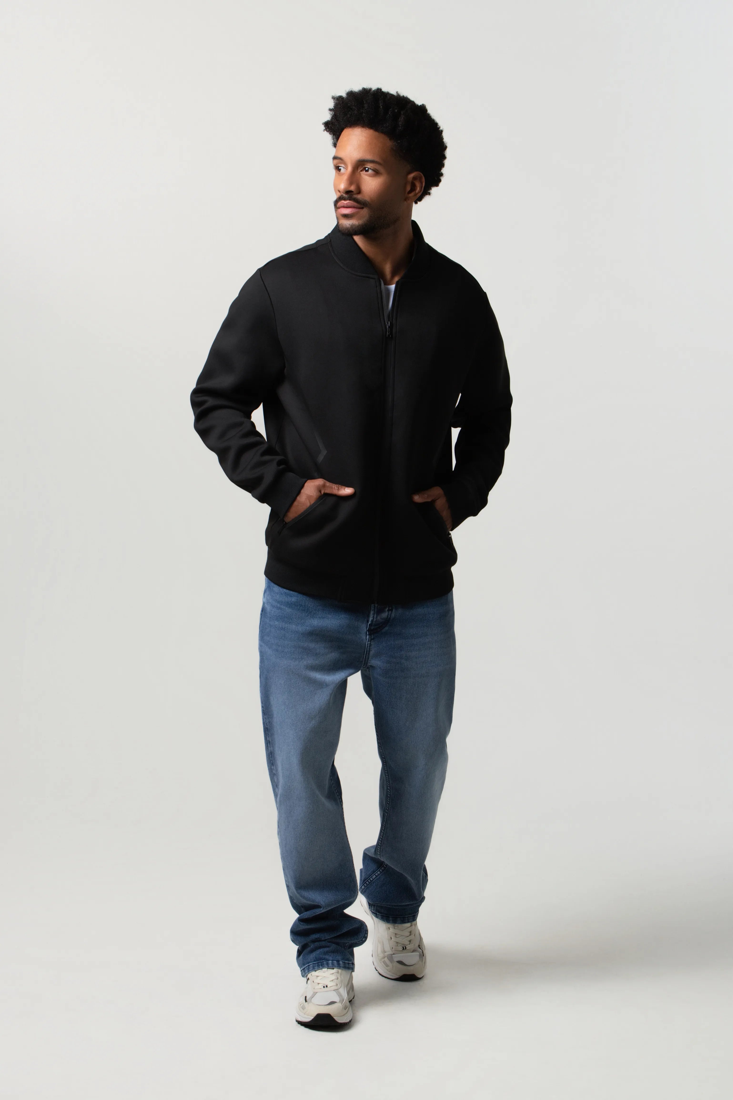 CHAQUETA BOMBER COLOR NEGRO