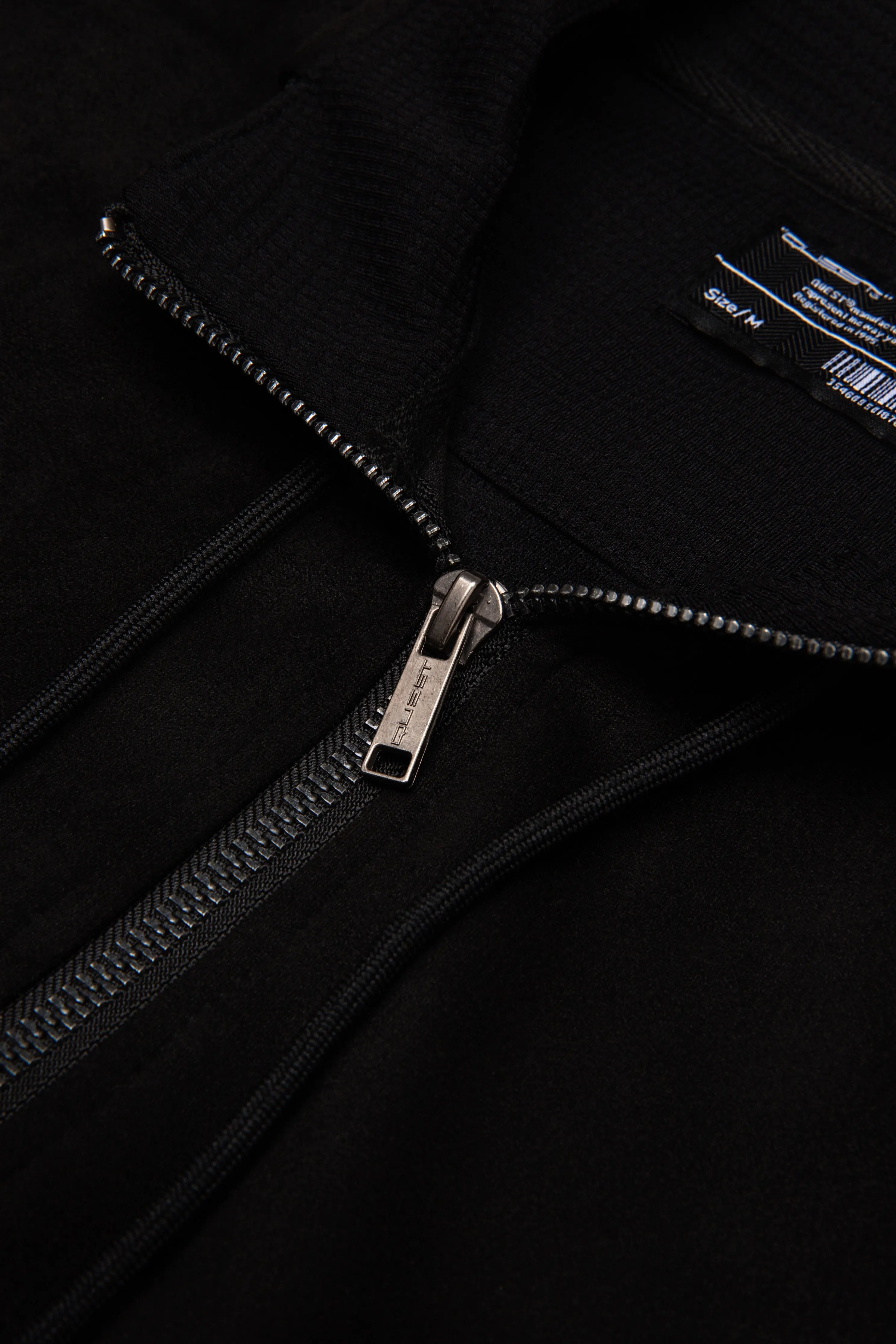 CHAQUETA BOMBER COLOR NEGRO