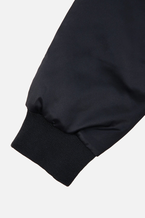 CHAQUETA BOMBER COLOR NEGRO