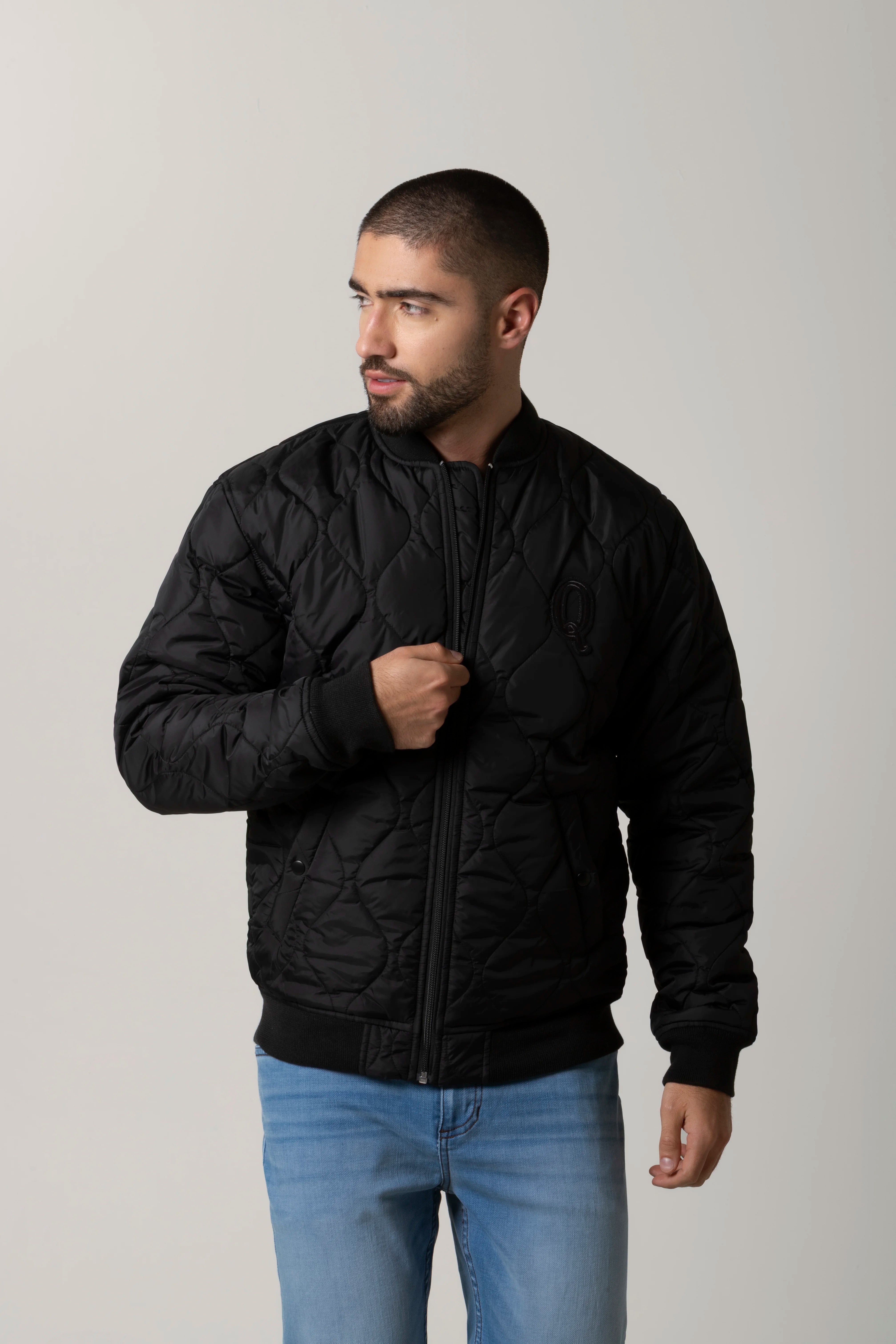 CHAQUETA BOMBER COLOR NEGRO