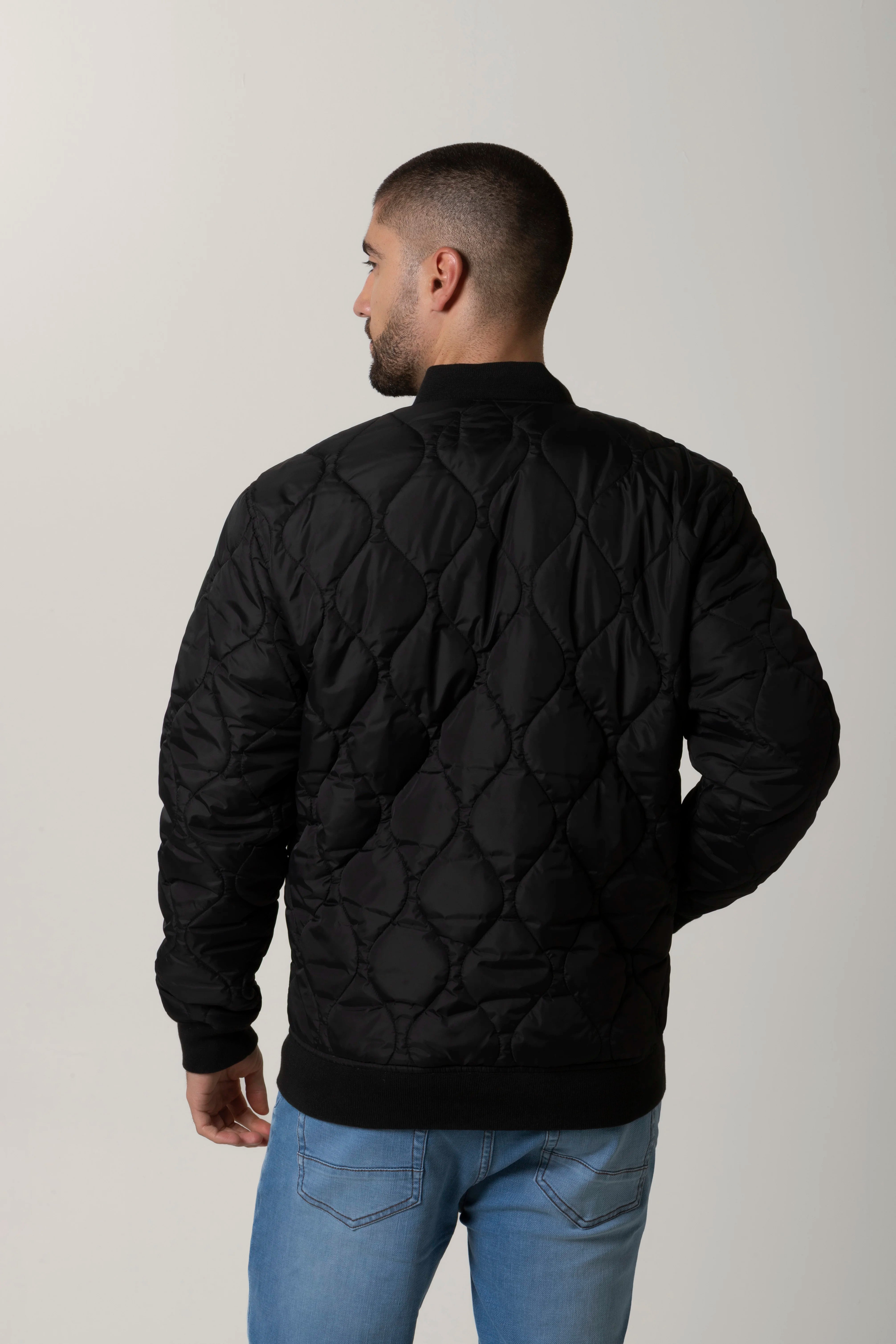 CHAQUETA BOMBER COLOR NEGRO